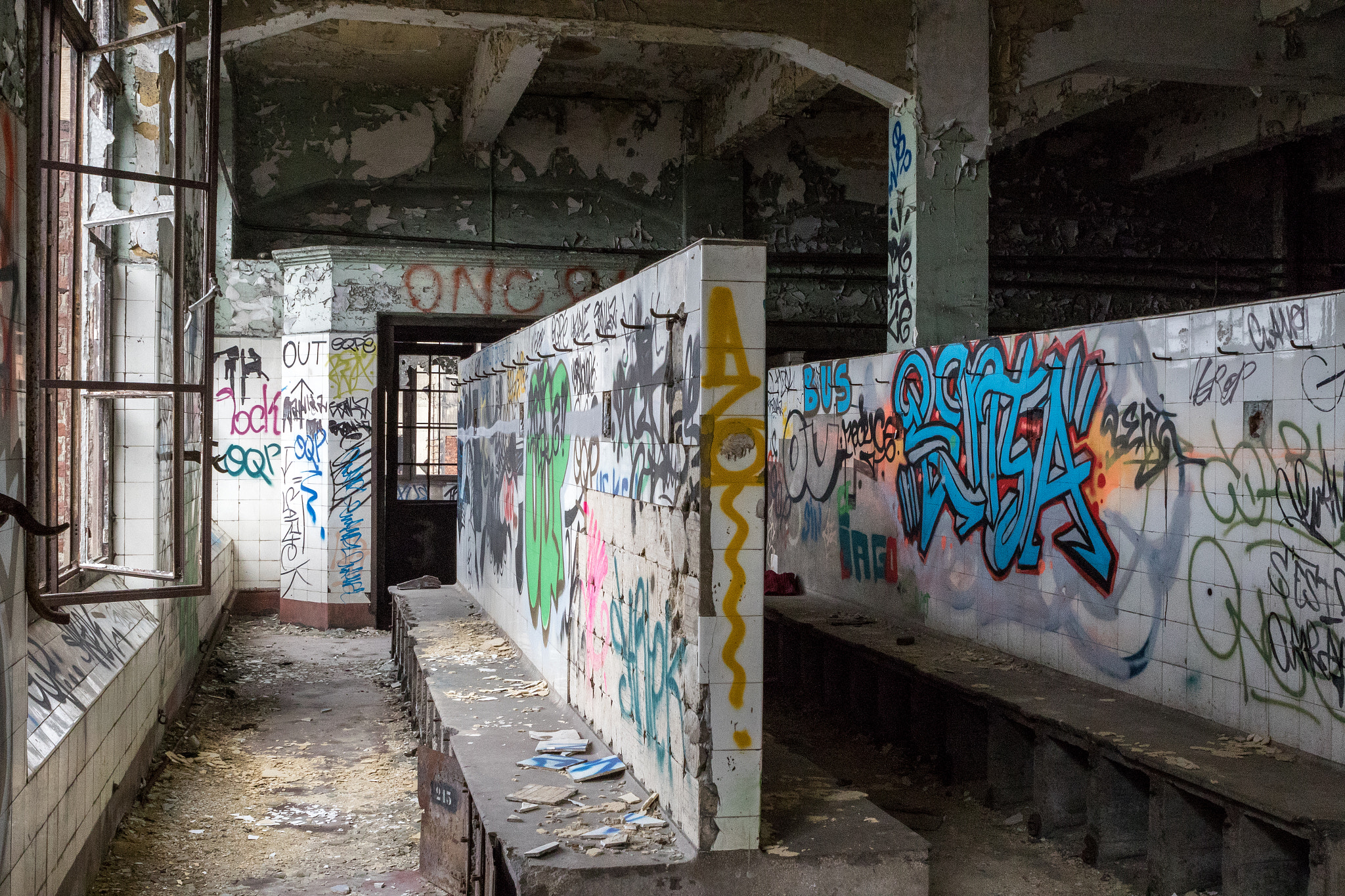 Canon EF 24-70mm F2.8L USM sample photo. The beauty of decay photography