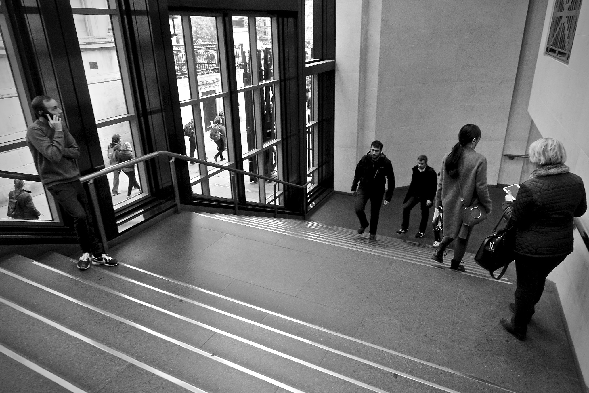 Sony Cyber-shot DSC-RX100 IV + Sony 24-70mm F1.8-2.8 sample photo. The national gallery, trafalgar square, central london, uk. photography