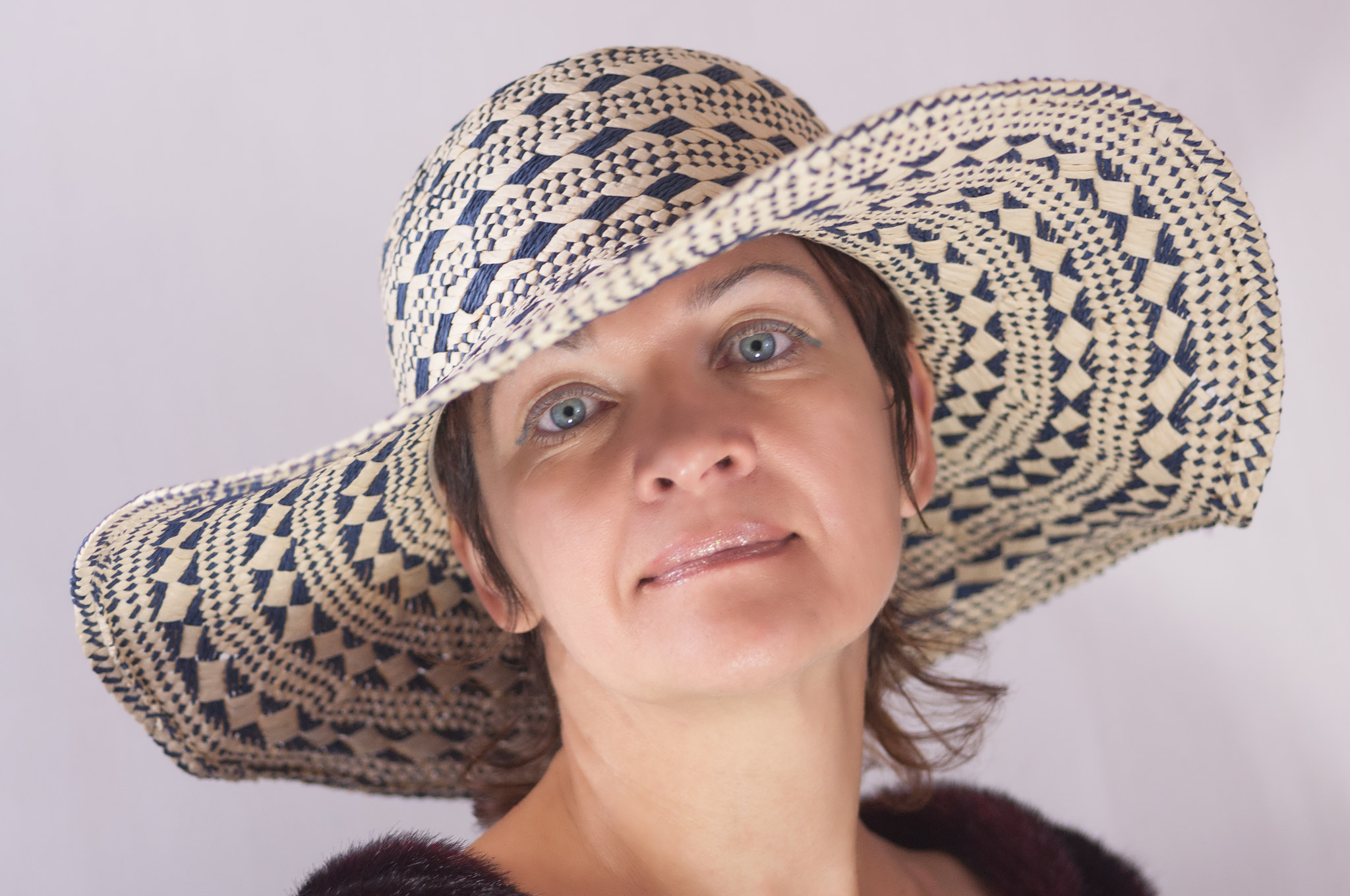 Sigma 105mm F2.8 EX DG Macro sample photo. Girl with hat photography