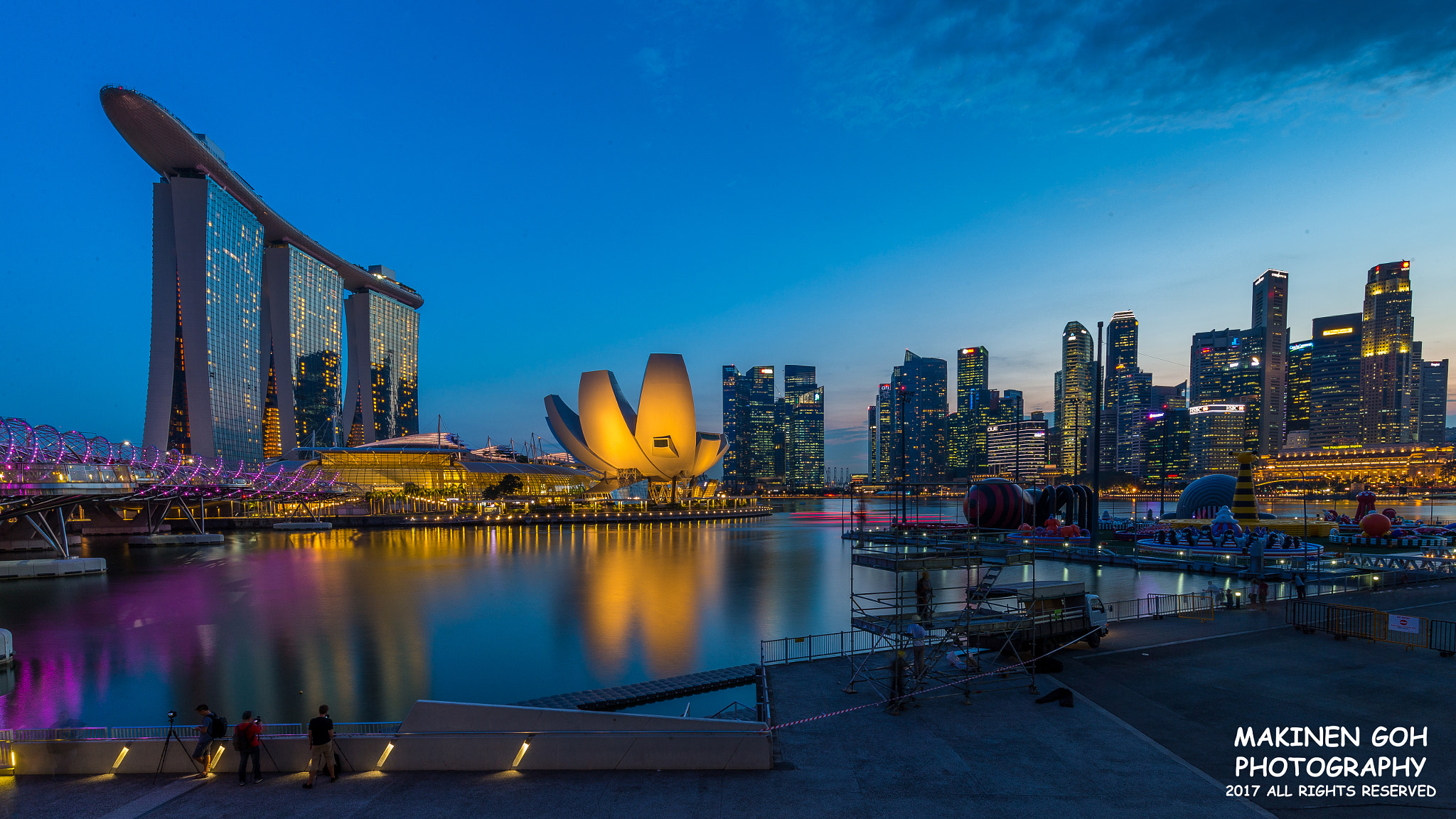 Canon EOS-1D X + Canon EF 11-24mm F4L USM sample photo. Central business district and marina bay sands photography