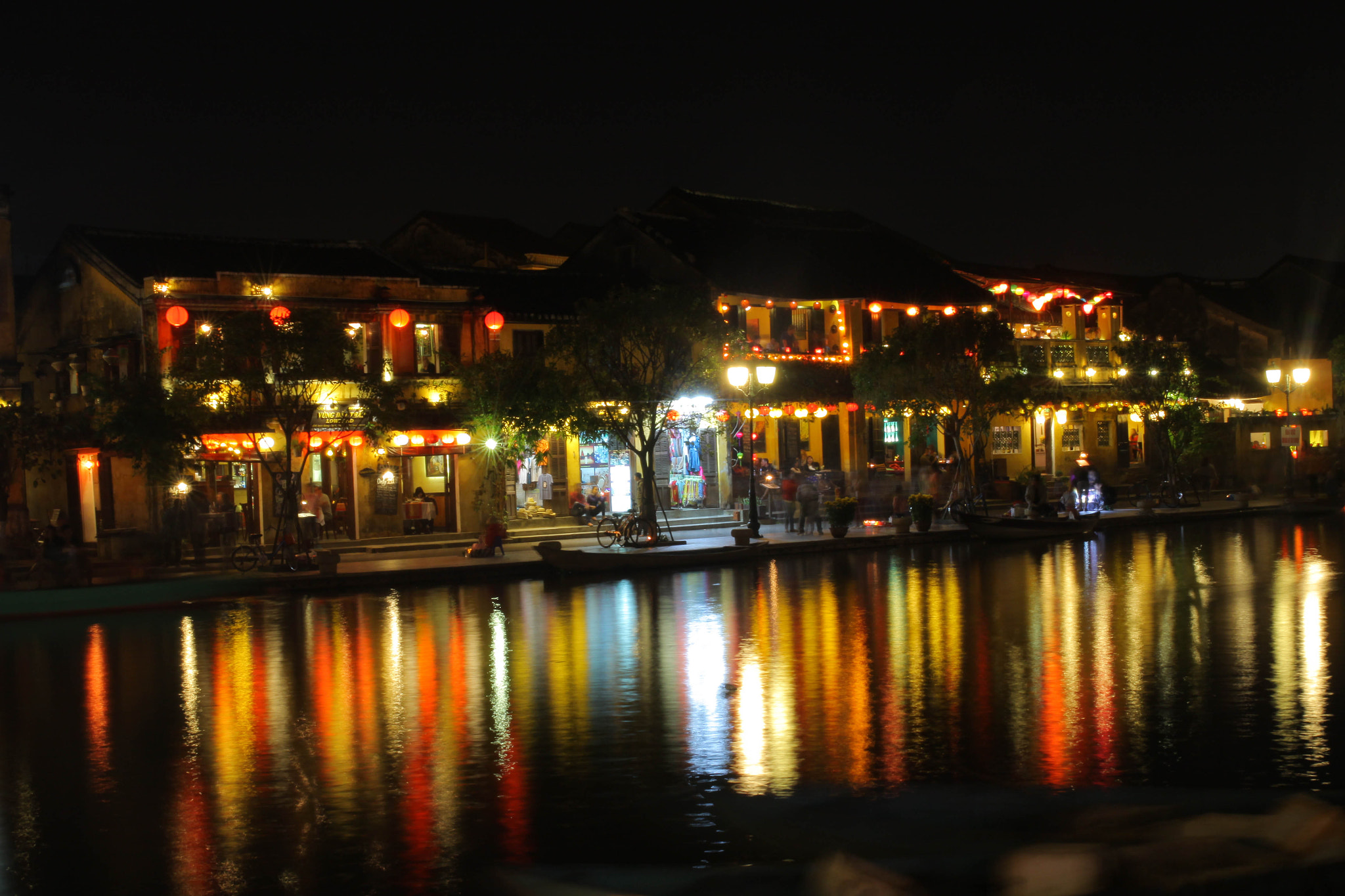Canon EOS 50D + Sigma 35mm F1.4 DG HSM Art sample photo. Hoi an at night photography