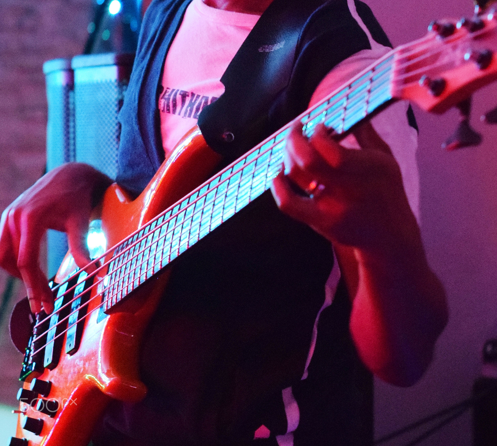 Nikon D5300 + Nikon AF-S Nikkor 50mm F1.4G sample photo. Guitar at the fizz bar photography