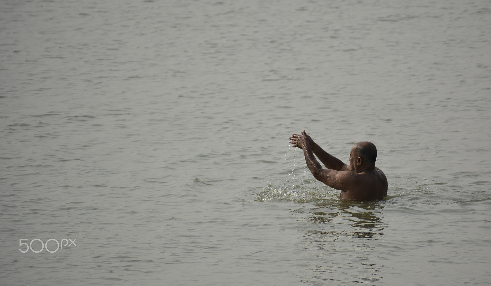 Nikon D5200 + Sigma 70-300mm F4-5.6 DG OS sample photo. Prayer after holy bath photography