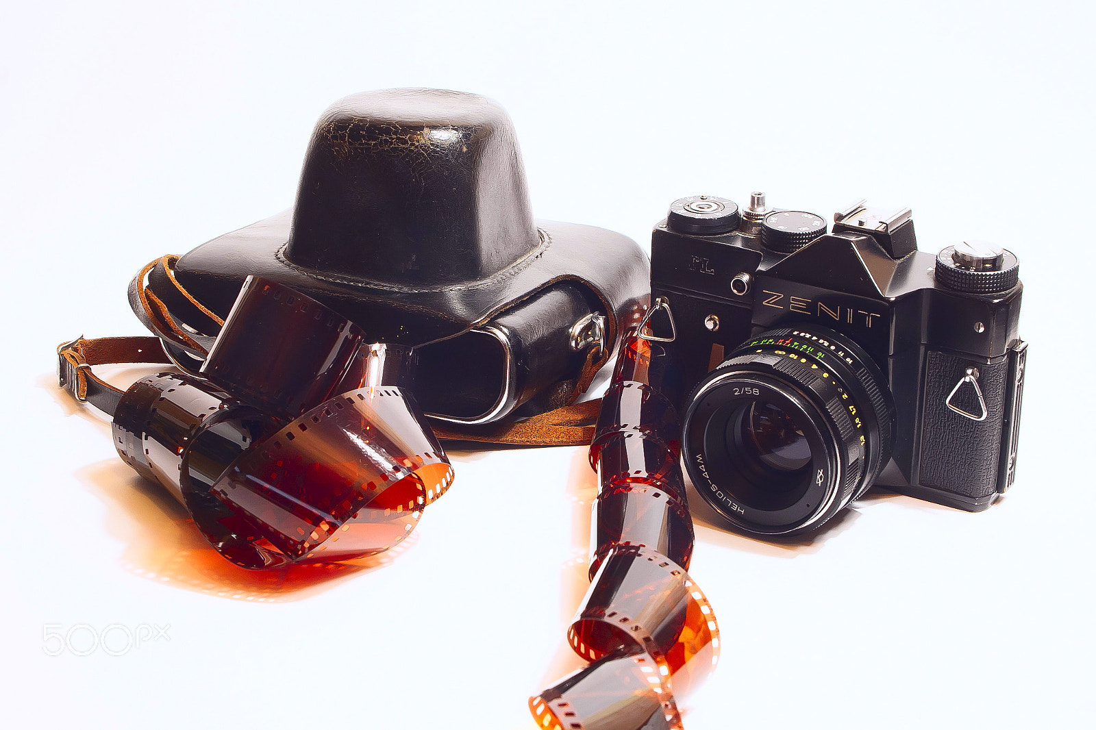 Canon EF 28-105mm f/3.5-4.5 USM sample photo. Old photo device min photography
