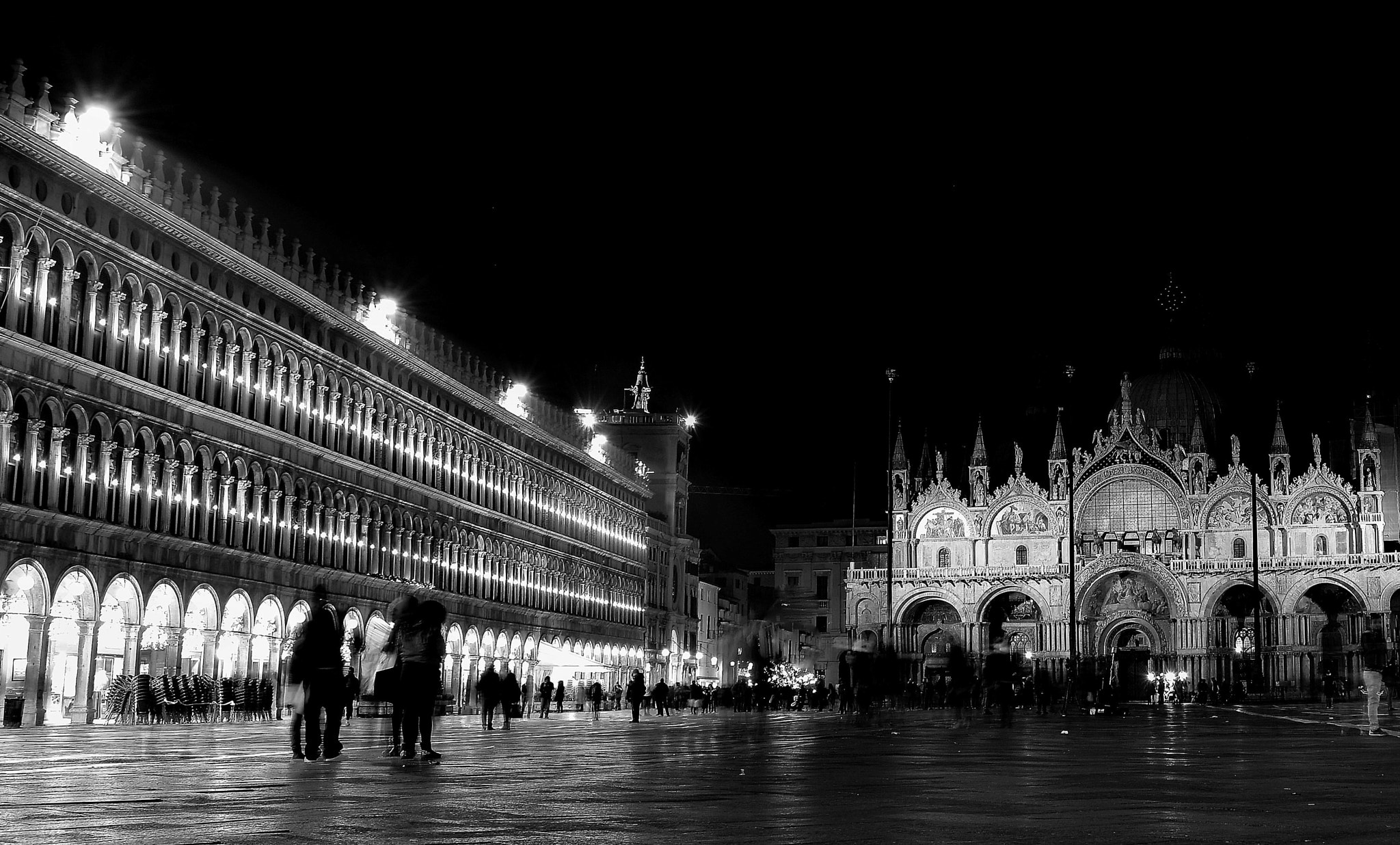 Nikon D5500 sample photo. Lights in the most beautiful square photography