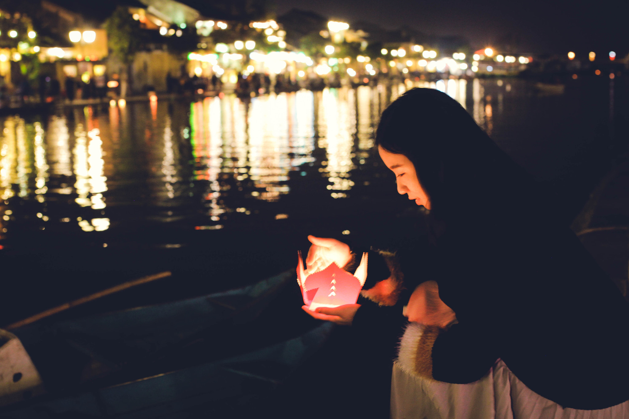 Canon EOS 50D + Sigma 35mm F1.4 DG HSM Art sample photo. Make a wish in hoi an photography