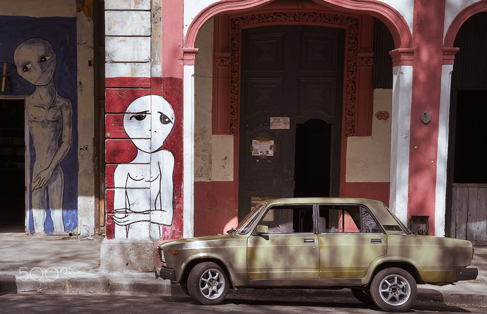 Sony ILCA-77M2 sample photo. La havane - et's car photography