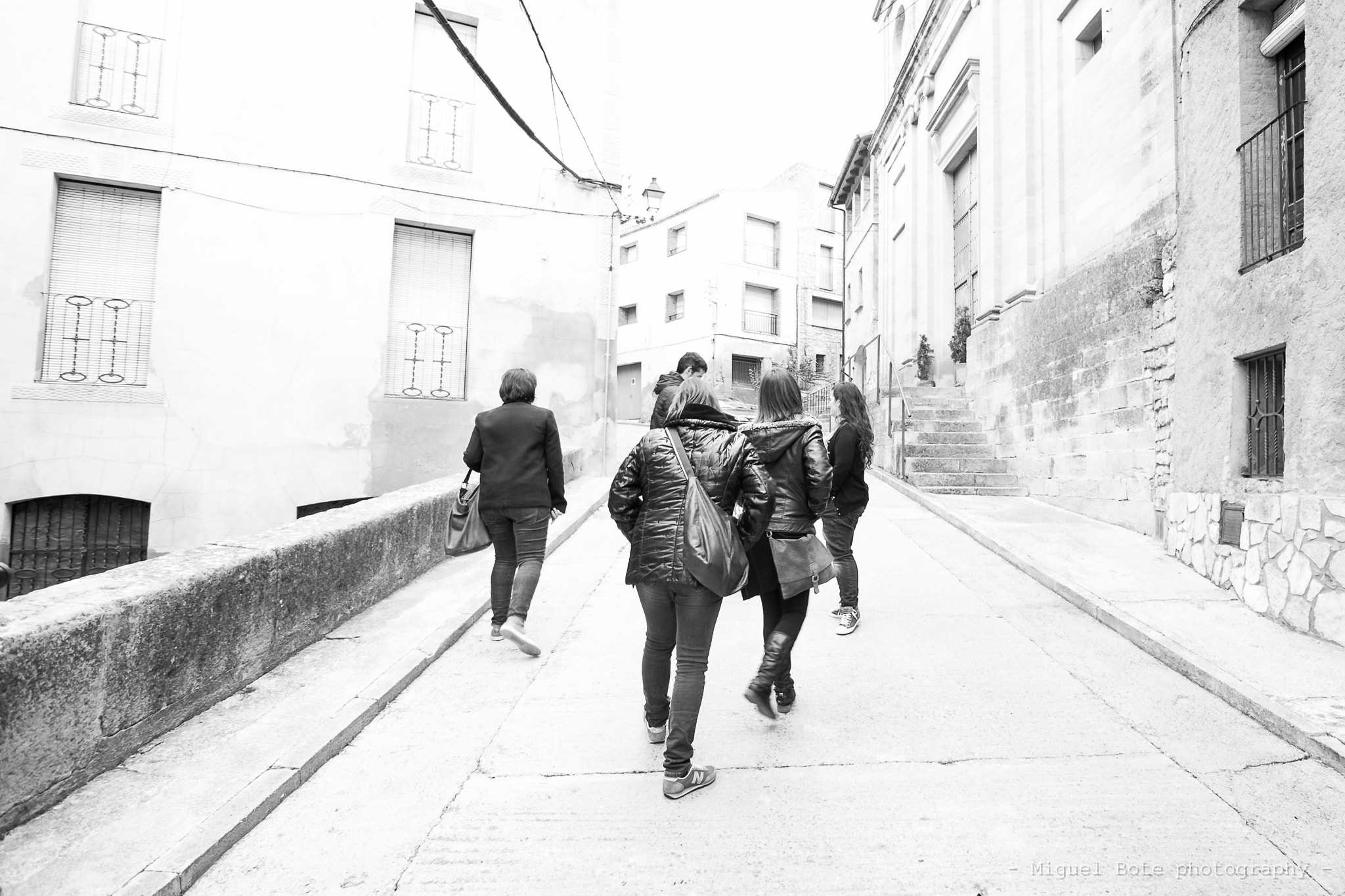 Canon EOS 500D (EOS Rebel T1i / EOS Kiss X3) sample photo. Walking vallbona photography