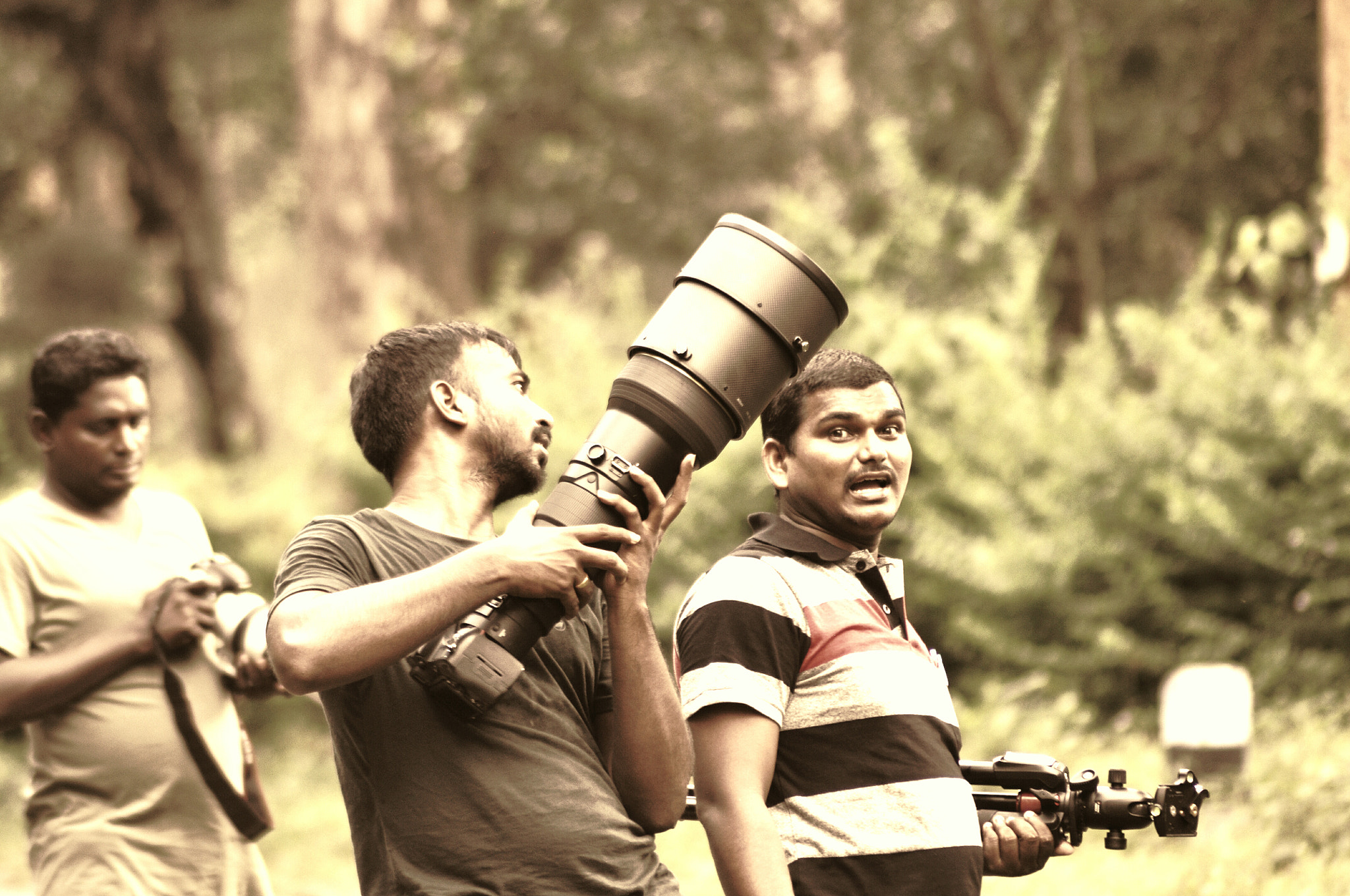 Nikon AF Nikkor 70-300mm F4-5.6G sample photo. Friends photography