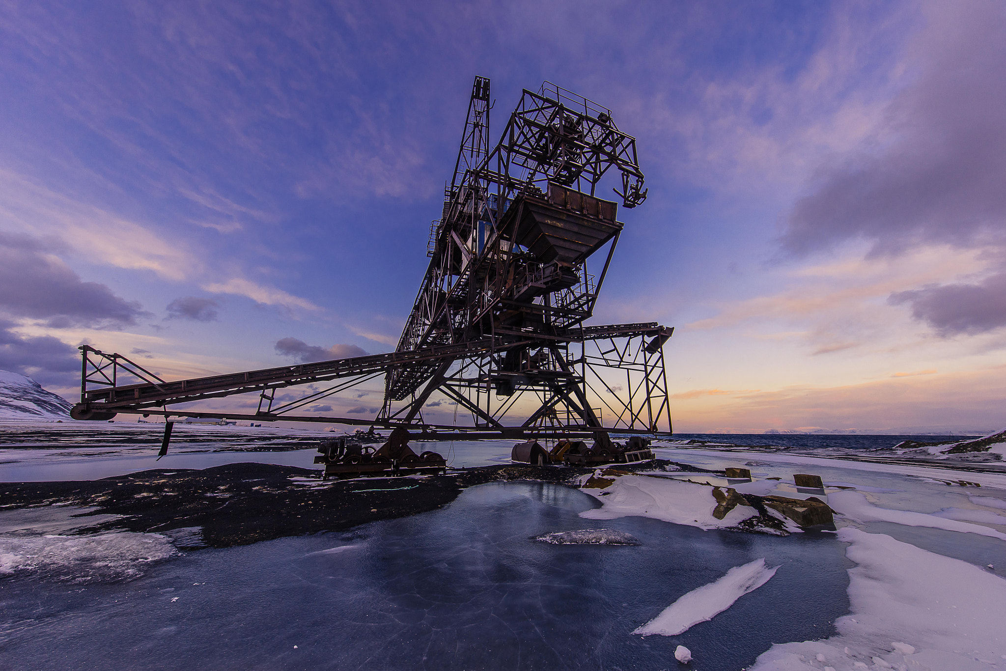 Canon EOS 5DS sample photo. Coal crane photography