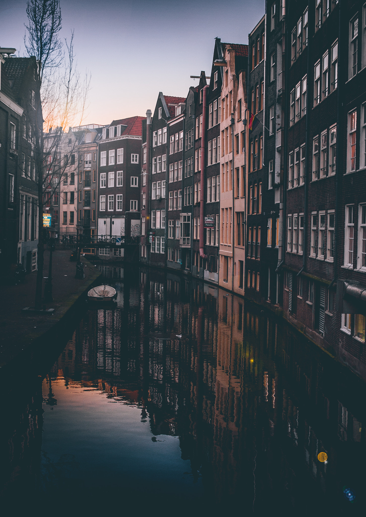 Canon EF-S 24mm F2.8 STM sample photo. A morning in the city photography