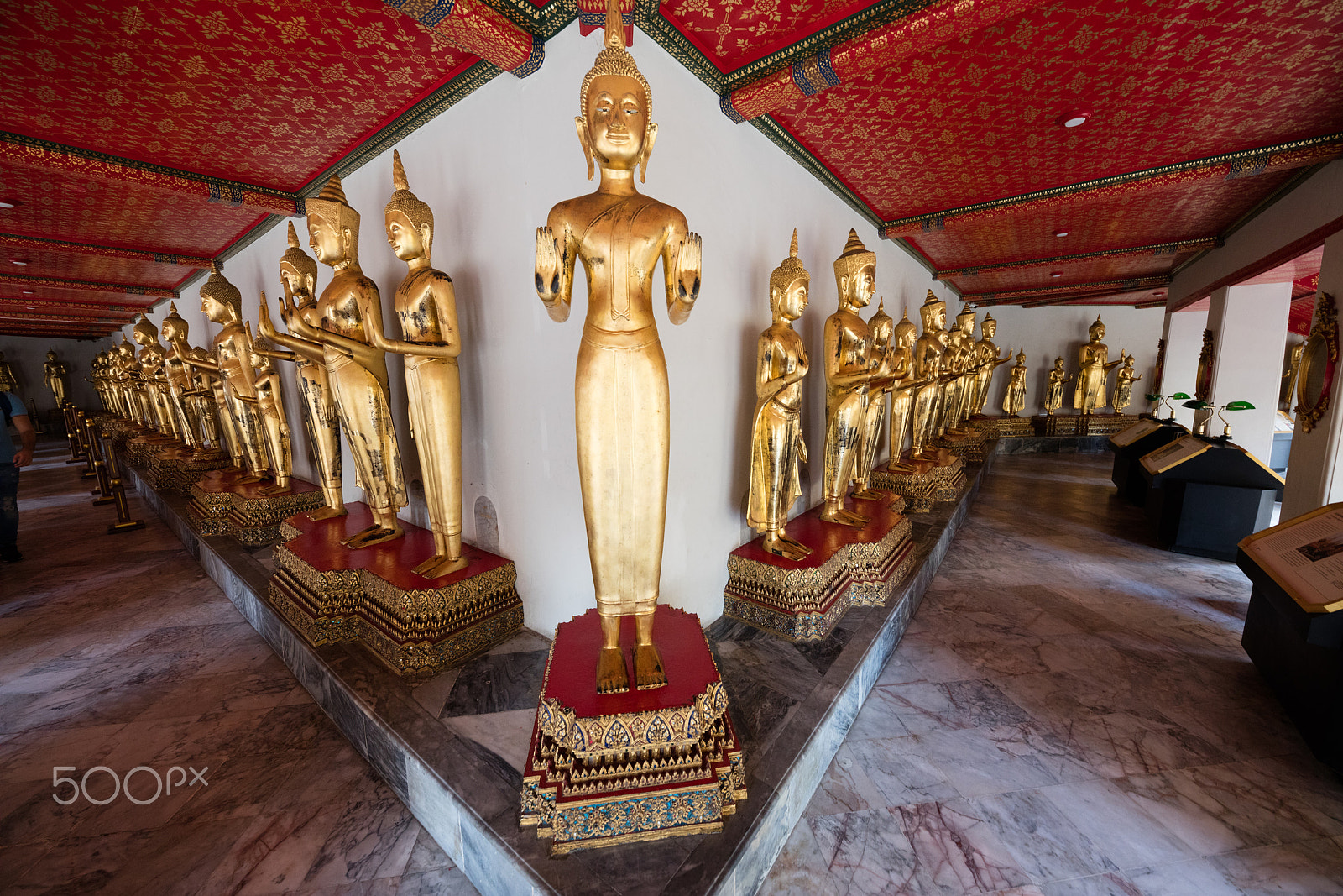 Canon EOS 5DS R + Canon EF 17-40mm F4L USM sample photo. Wat pho, bangkok photography