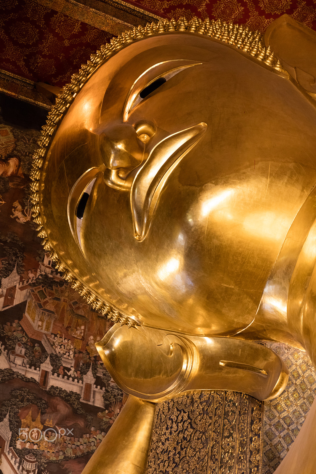 Canon EOS 5DS R + Sigma 24-70mm F2.8 EX DG Macro sample photo. Reclining buddha in wat pho photography