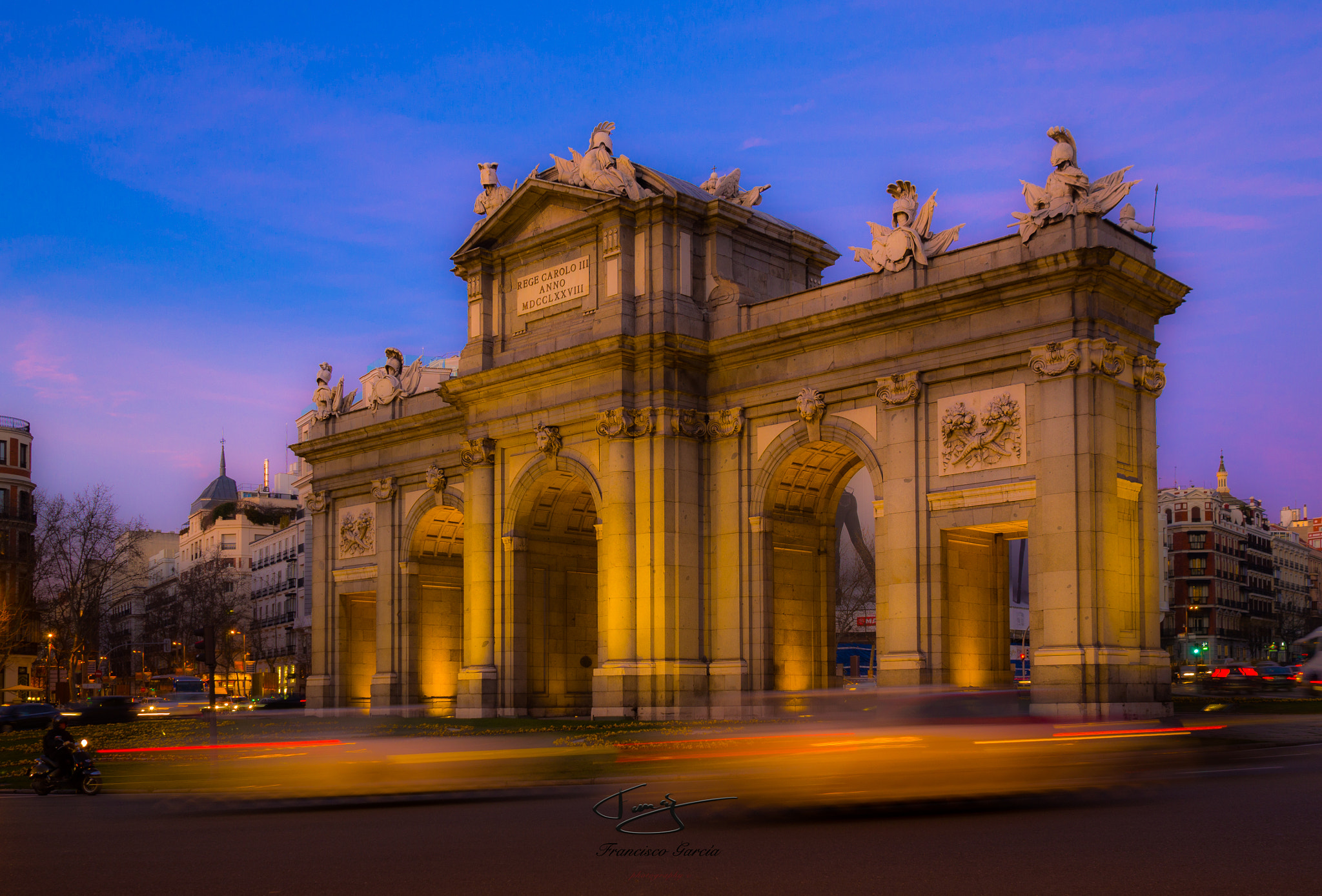 Olympus OM-D E-M10 II + Olympus M.Zuiko Digital 17mm F1.8 sample photo. Puerta de alcala photography