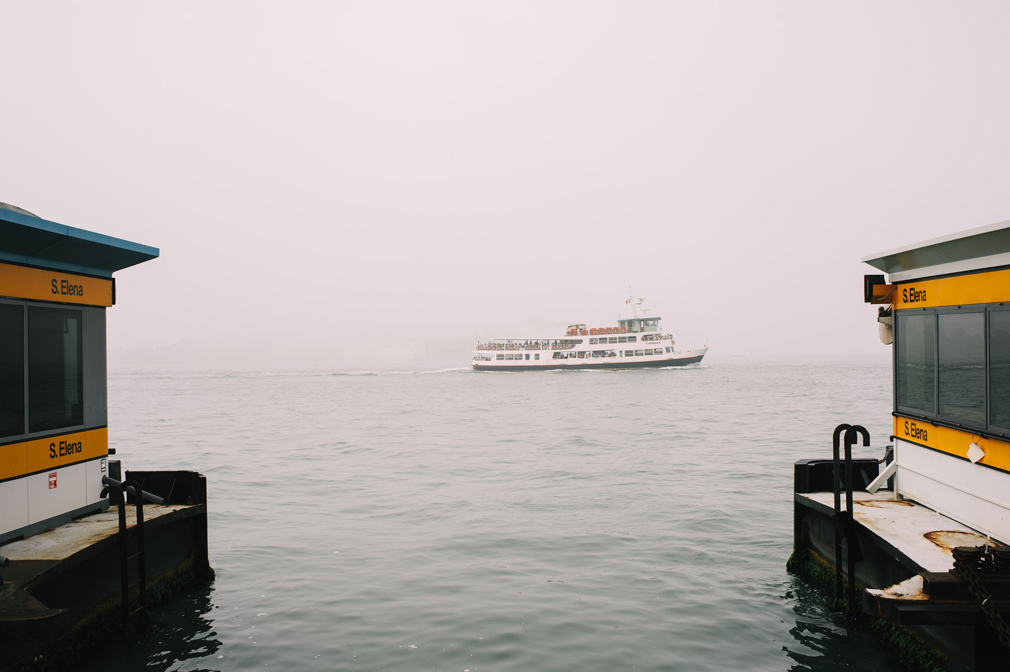 Nikon AF Nikkor 35mm F2D sample photo. In the mist of venice photography