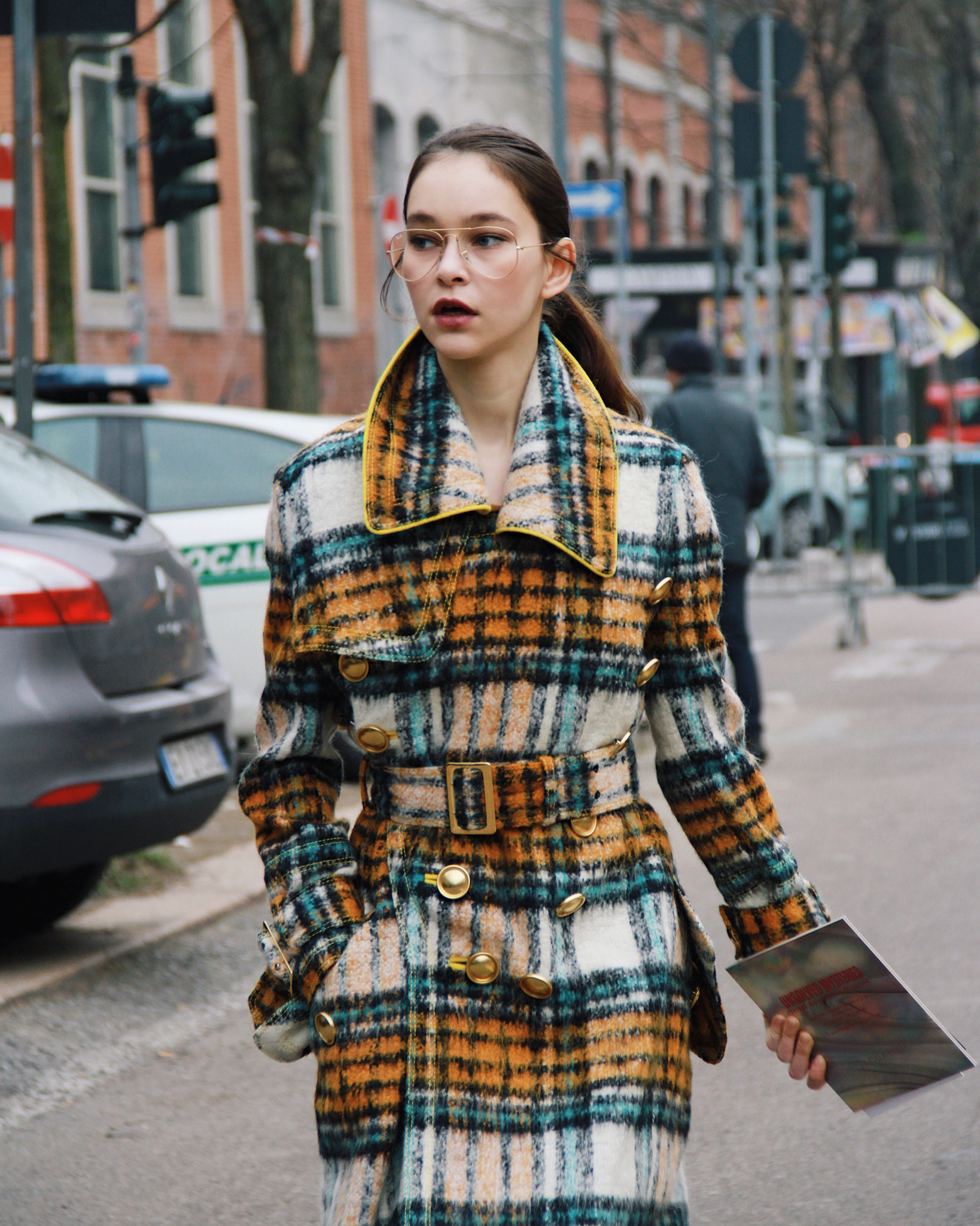 Canon EF-S 18-135mm F3.5-5.6 IS sample photo. Outside fendi fashion show women f/w 2017 photography