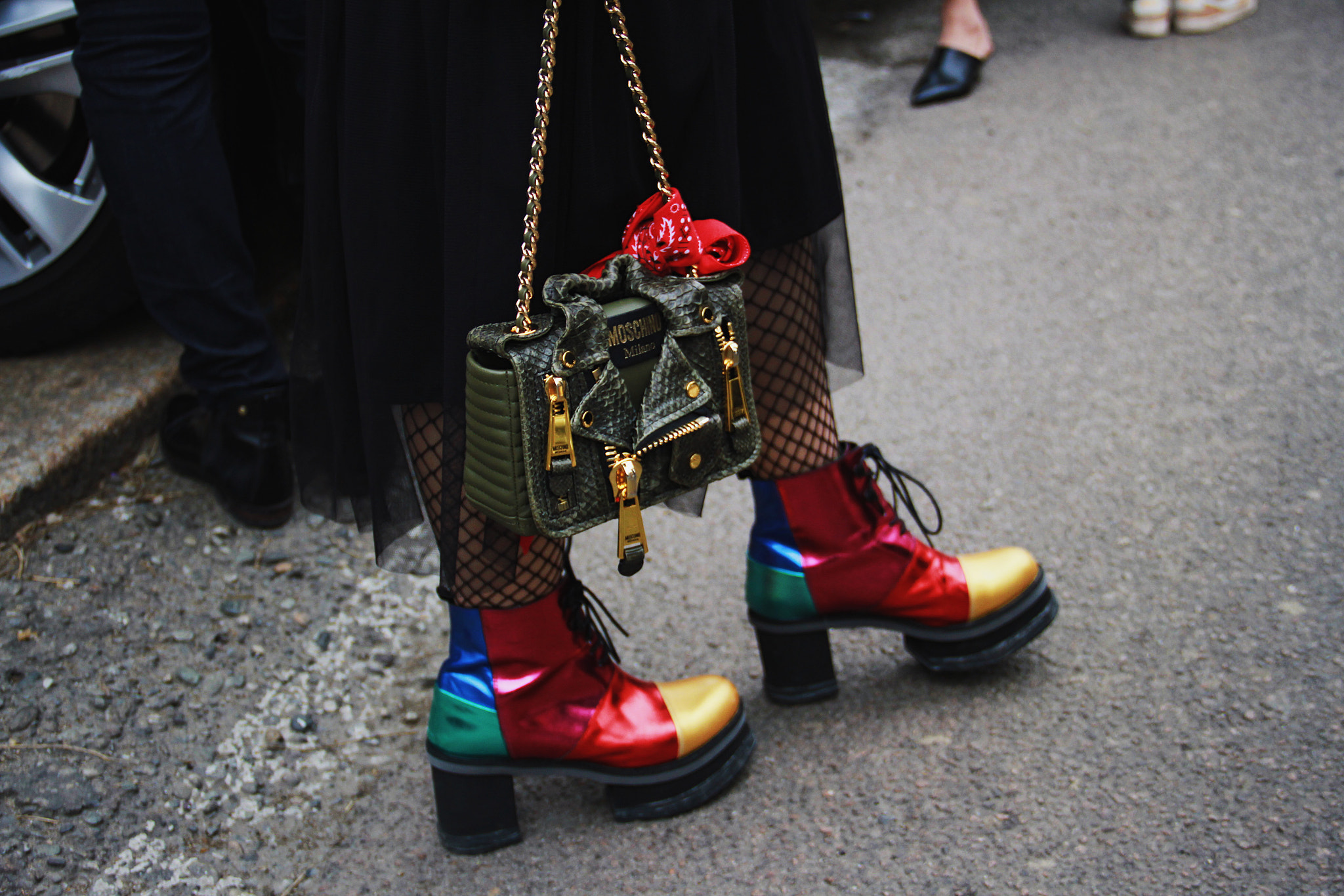 Canon EF-S 18-135mm F3.5-5.6 IS sample photo. Outside fendi fashion show women f/w 2017 photography