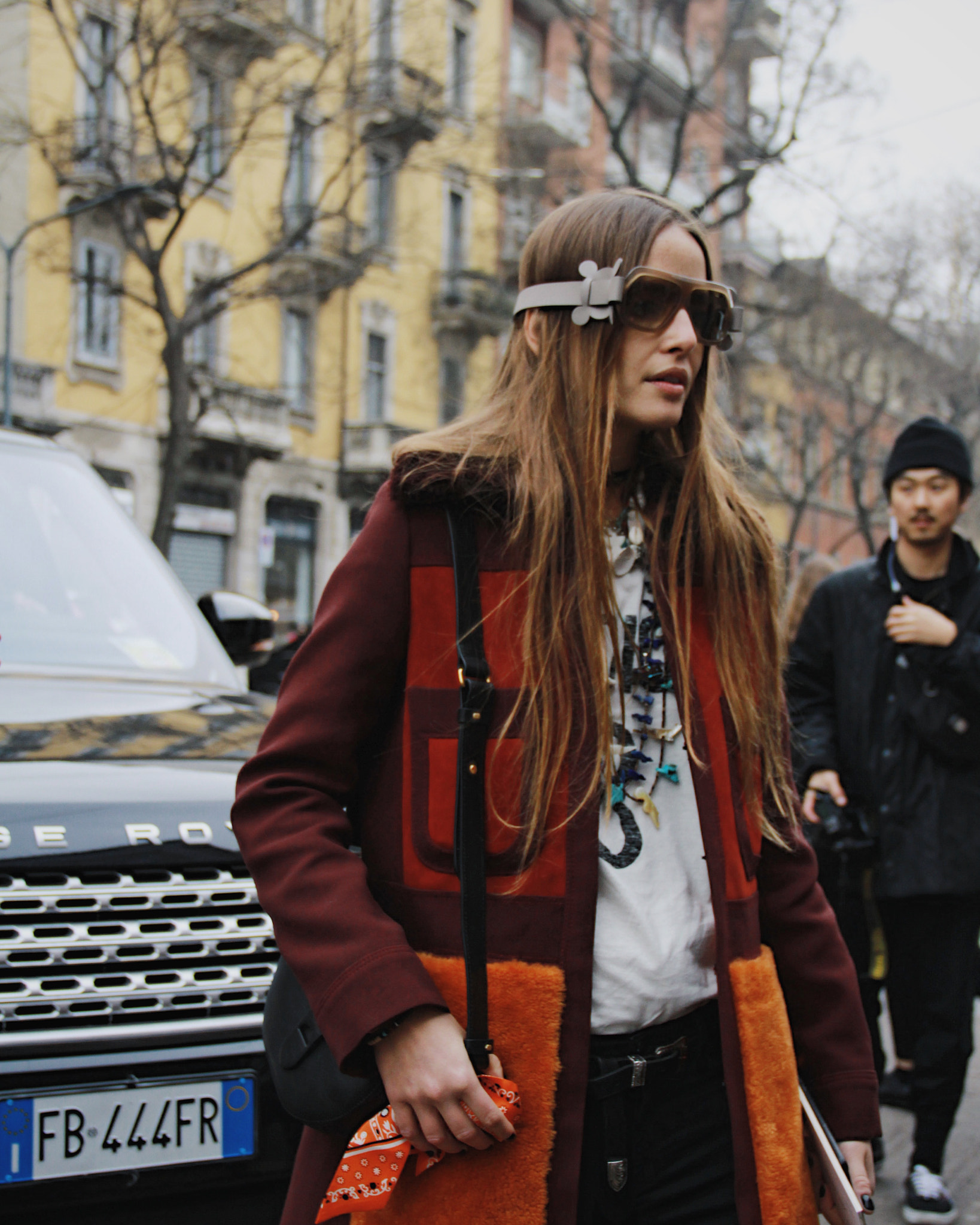 Canon EOS 7D + Canon EF-S 18-135mm F3.5-5.6 IS sample photo. Outside fendi fashion show women f/w 2017 photography