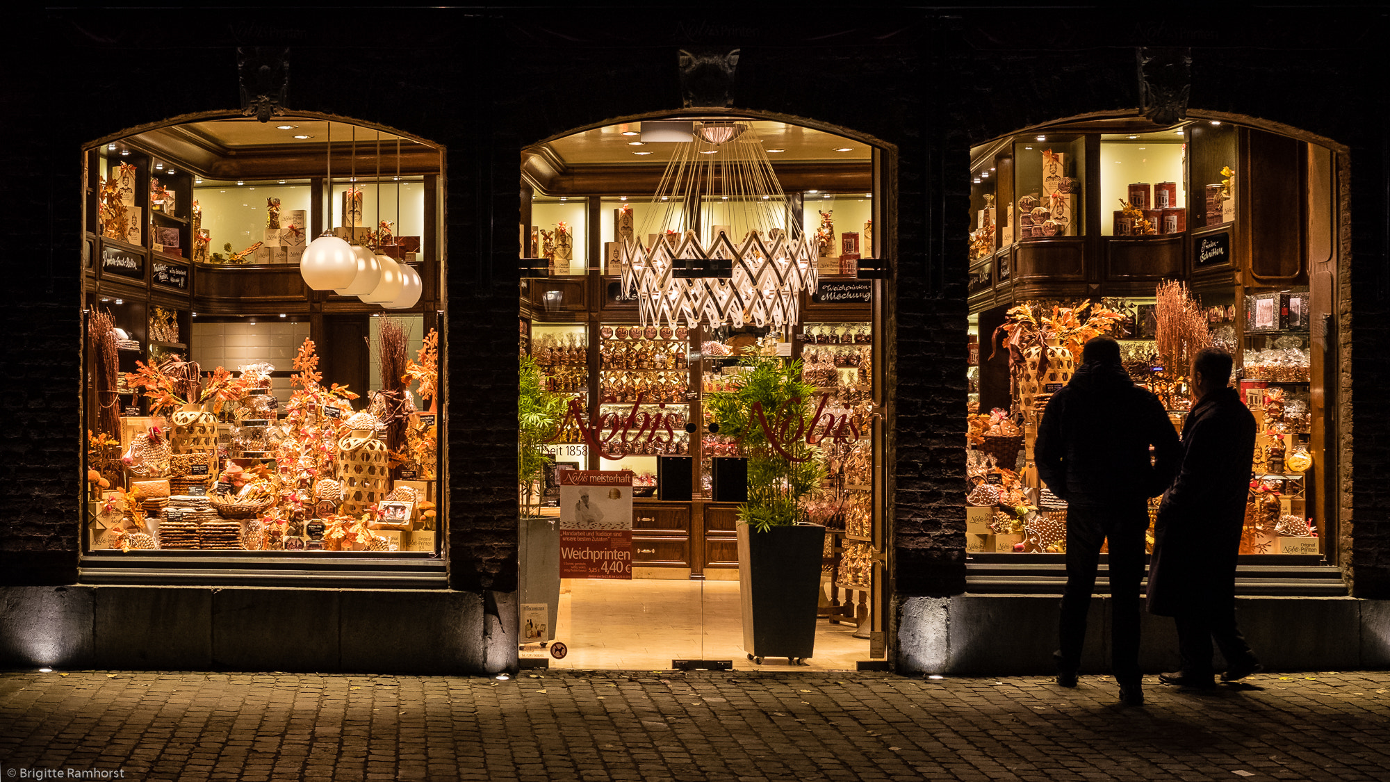 Fujifilm X-E2 + Fujifilm XF 35mm F1.4 R sample photo. Last night in aachen ;) photography