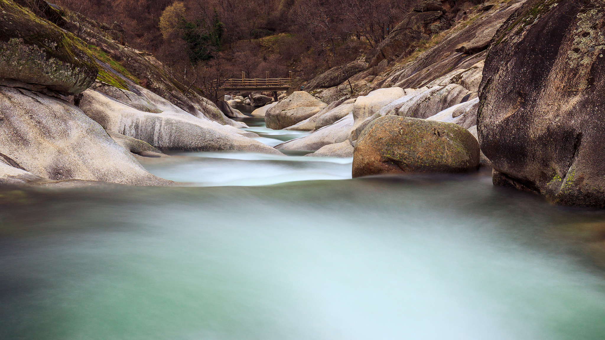 Canon EF 16-35mm F4L IS USM sample photo. Garganta de los infiernos photography