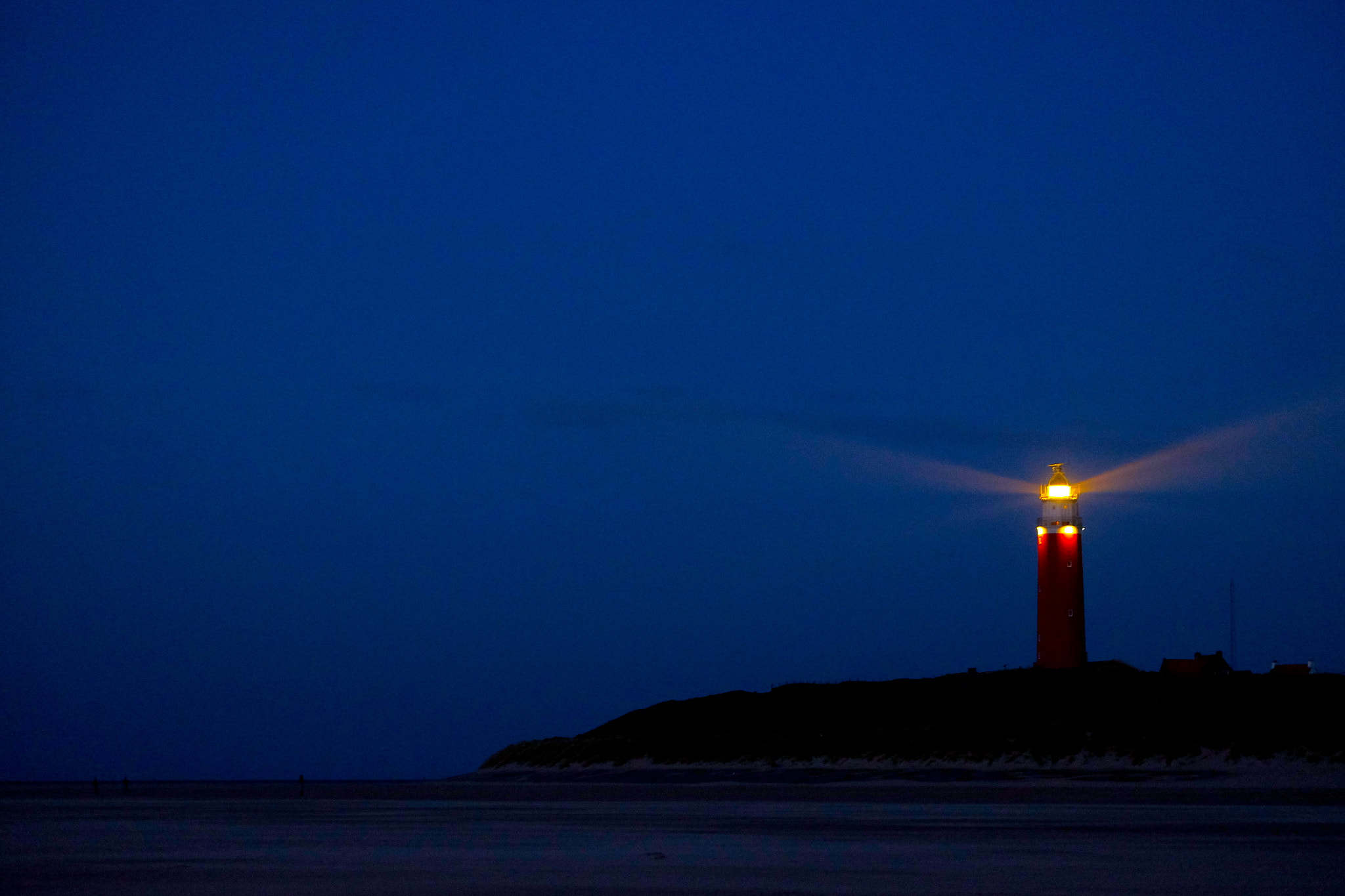 Fujifilm X-E2 + Fujifilm XF 55-200mm F3.5-4.8 R LM OIS sample photo. Lighthouse texel photography