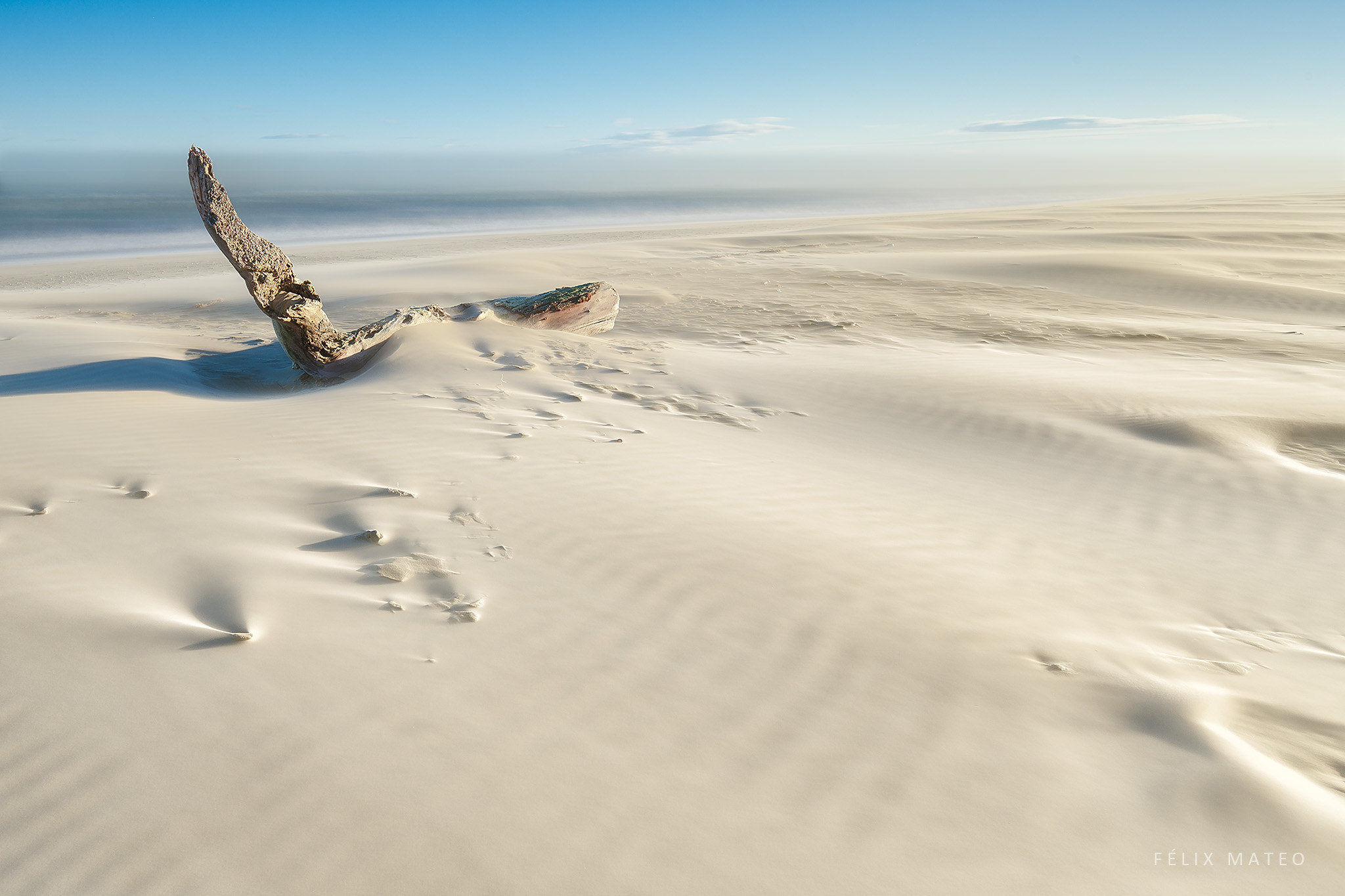 Canon EF 16-35mm F4L IS USM sample photo. Sand and wind photography