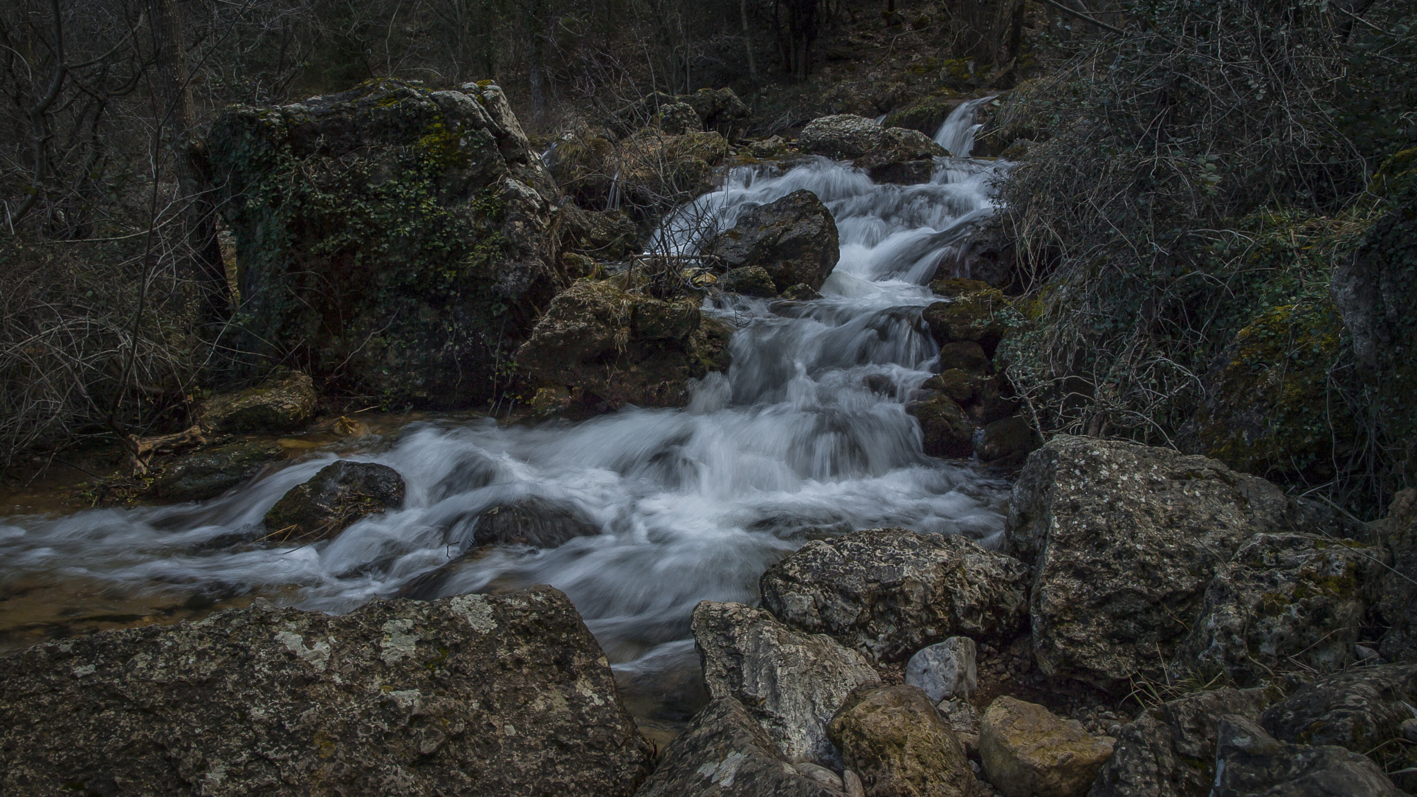 Olympus E-420 (EVOLT E-420) + OLYMPUS 14-42mm Lens sample photo. Nacimiento del rio mundo photography