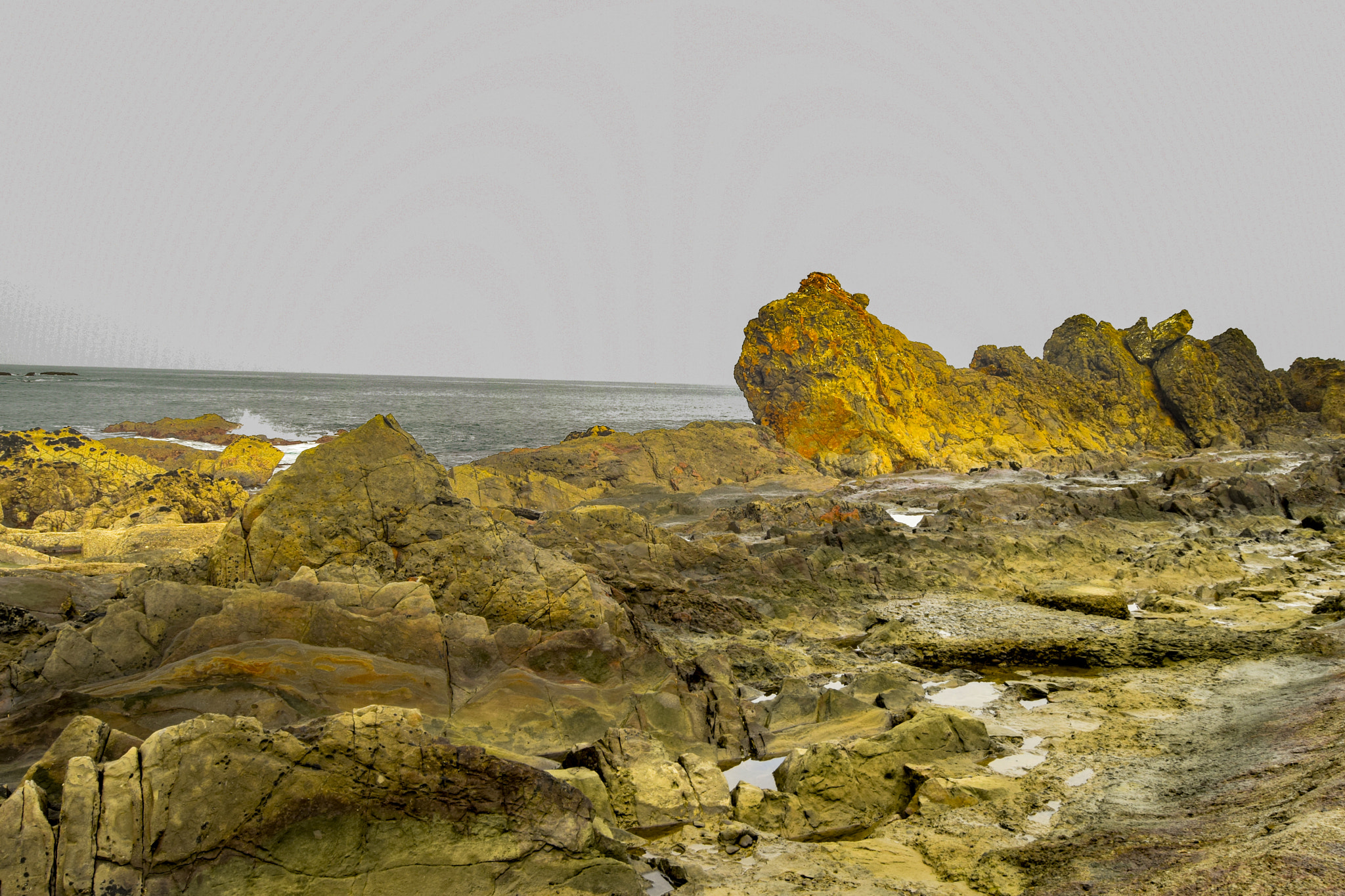 Nikon D5300 sample photo. Rocks in low tide at arminza photography