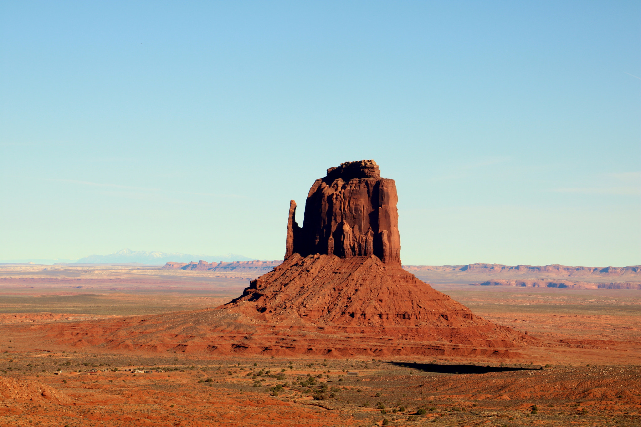 Canon EOS 750D (EOS Rebel T6i / EOS Kiss X8i) + Canon EF-S 18-135mm F3.5-5.6 IS STM sample photo. Monument valley photography