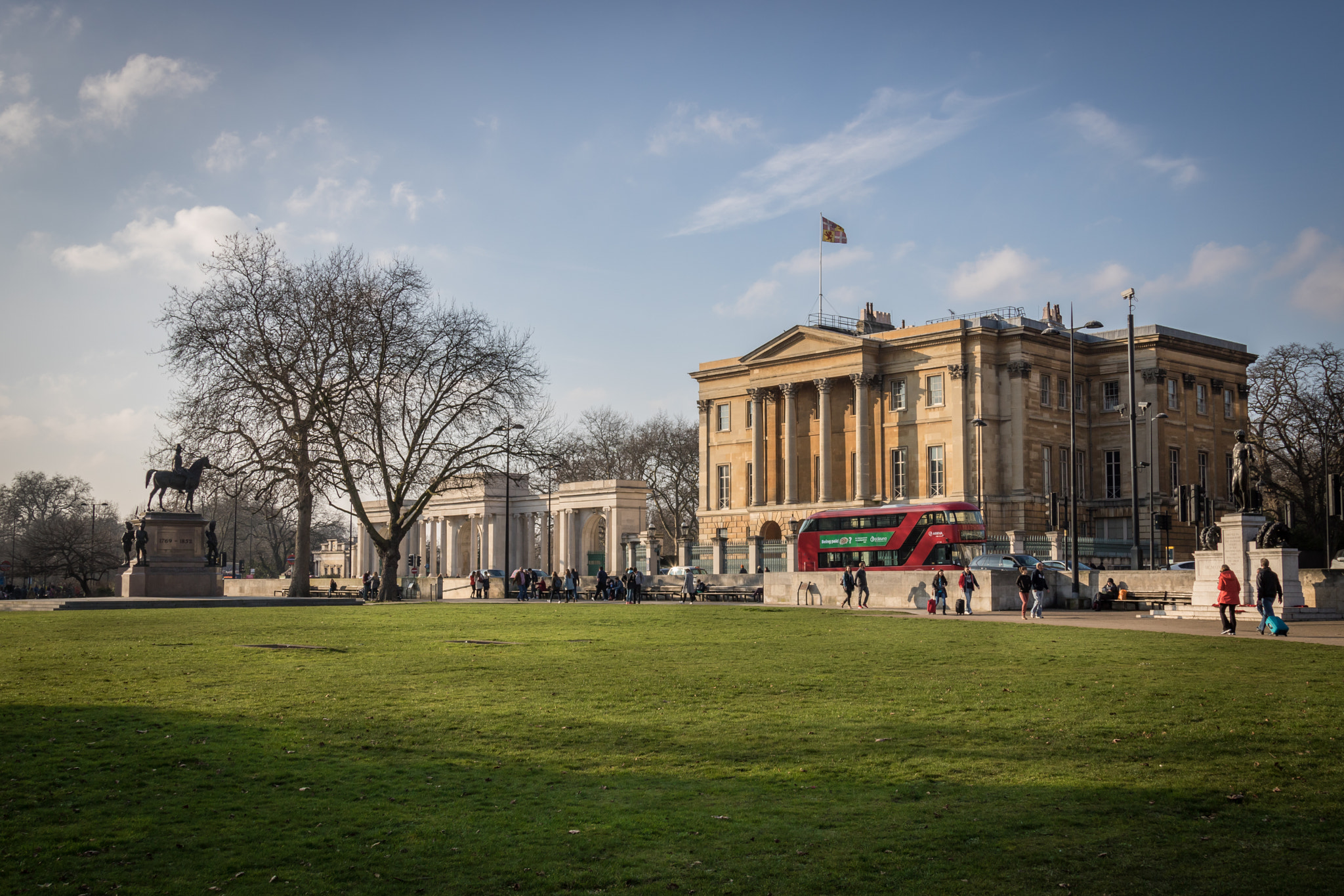 Canon EOS 750D (EOS Rebel T6i / EOS Kiss X8i) + Canon EF 24-105mm F4L IS USM sample photo. Apsley house photography