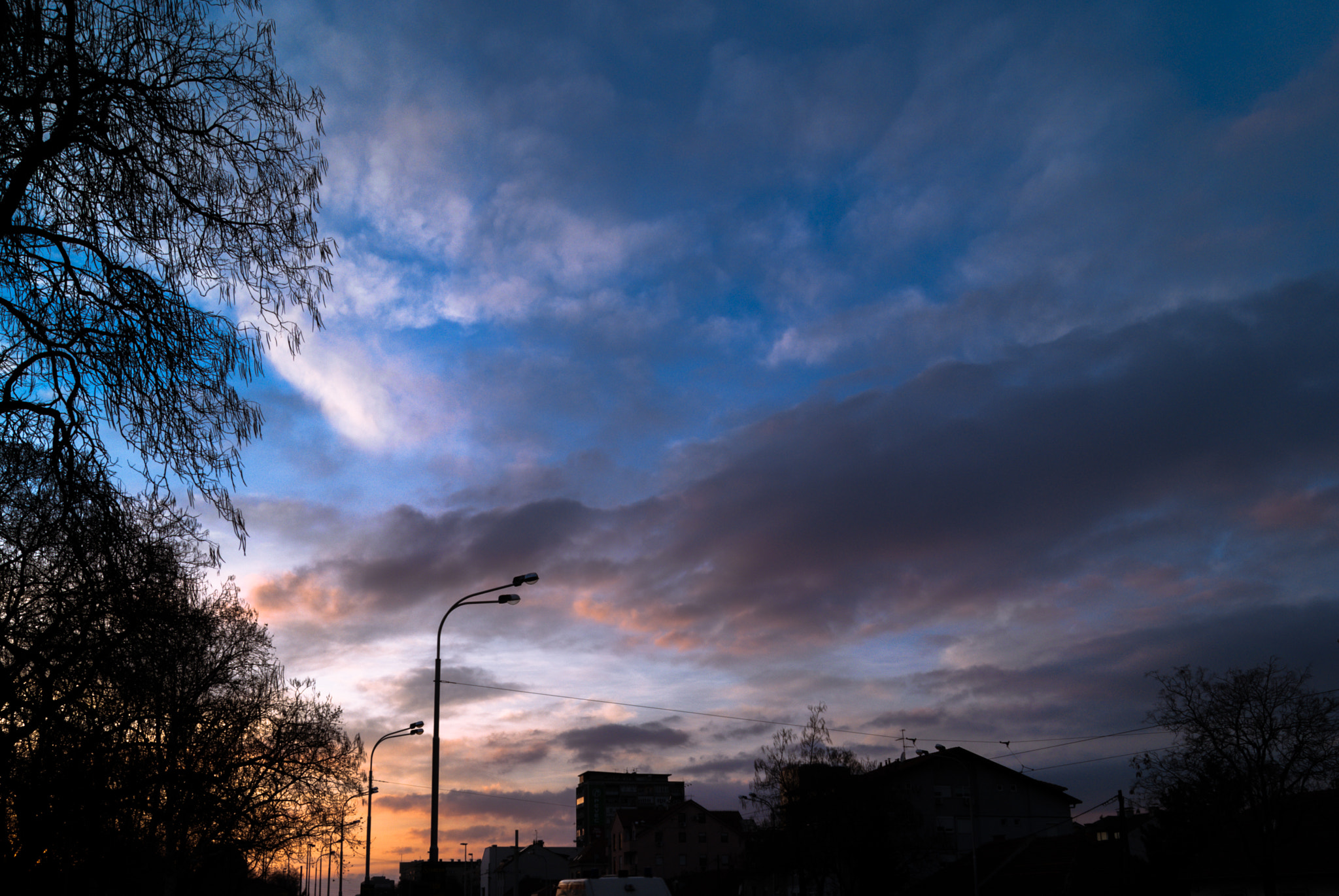 Sony Alpha DSLR-A230 + Sony DT 18-55mm F3.5-5.6 SAM sample photo. Sunset in zagreb photography