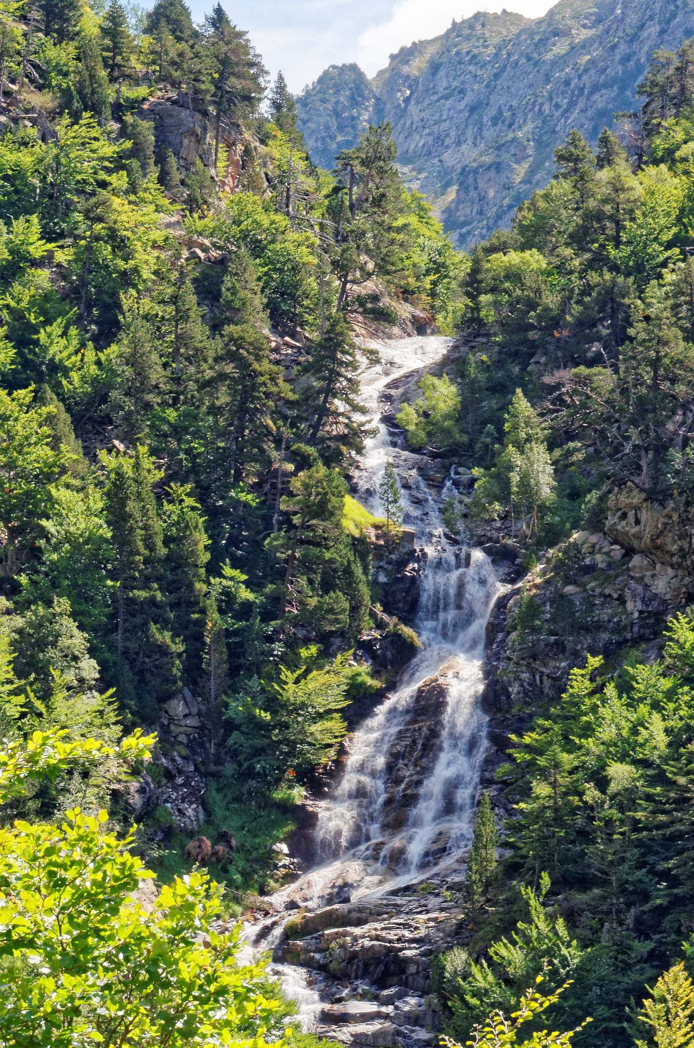 Nikon D5100 sample photo. Pyrenees' waterfall photography