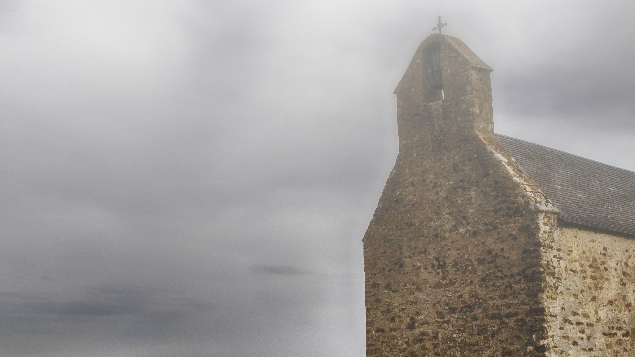 Canon EF-S 24mm F2.8 STM sample photo. Eglise i photography