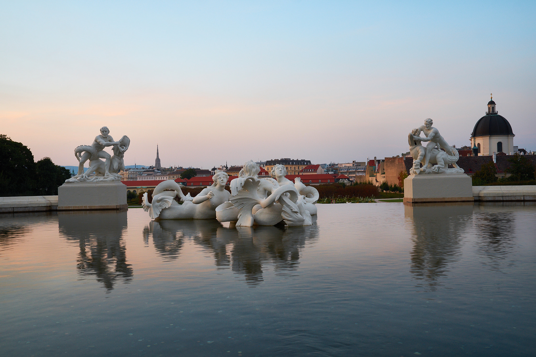 Fujifilm XF 23mm F1.4 R sample photo. One evening at the belvedere palace photography