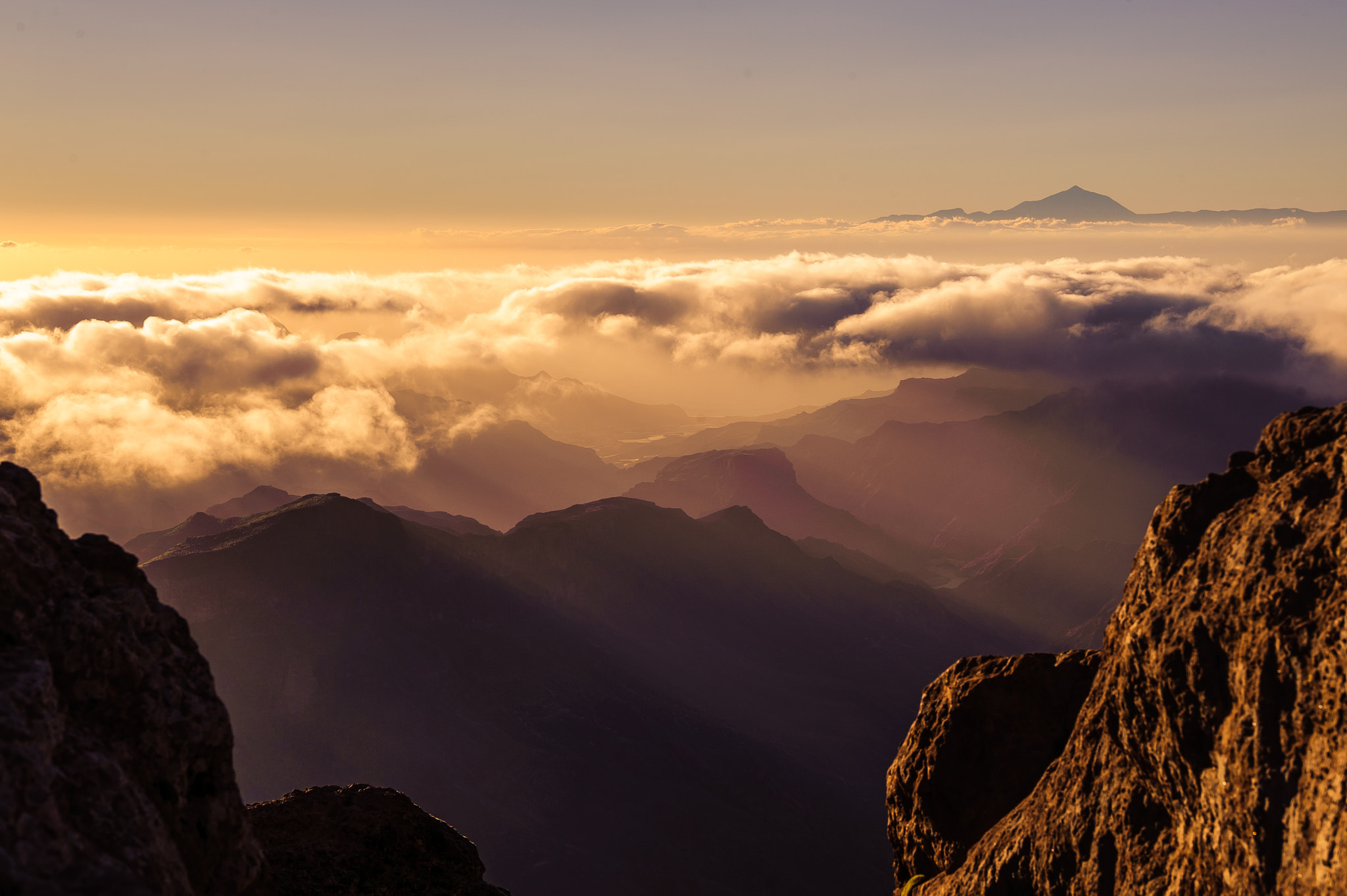 Nikon AF-S Nikkor 24-70mm F2.8E ED VR sample photo. Sunset on top of the world photography