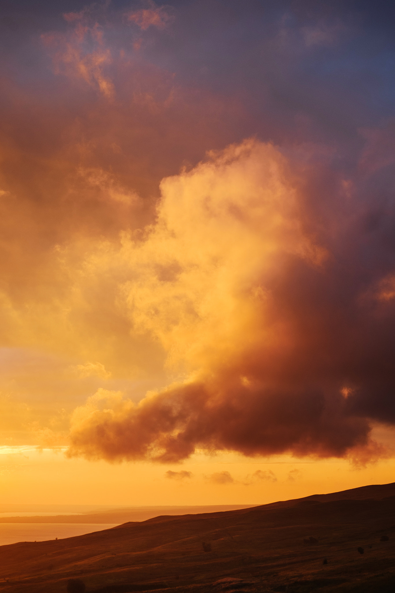 Fujifilm X-E1 + Fujifilm XF 35mm F1.4 R sample photo. Sunset clouds photography