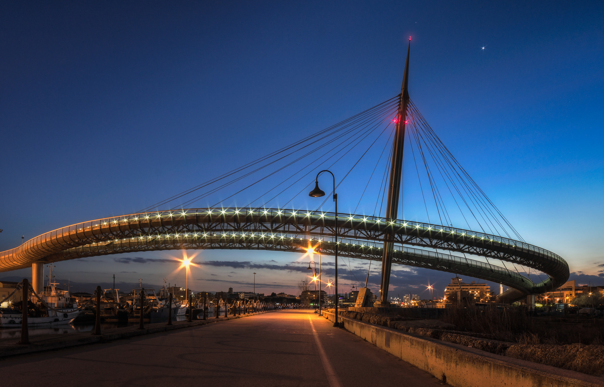 Samyang 14mm F2.8 ED AS IF UMC sample photo. The bridge photography