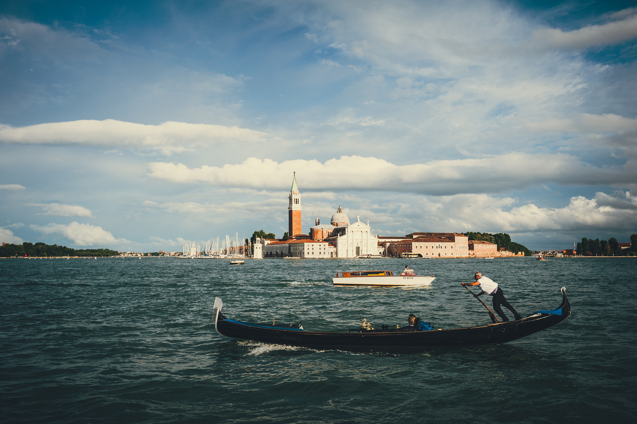 Nikon AF-S Nikkor 16-35mm F4G ED VR sample photo. Gondolier song ... photography
