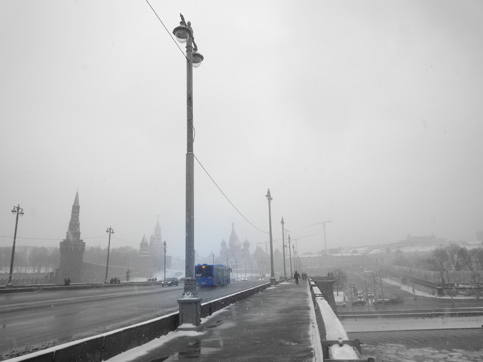 Panasonic DMC-FX500 sample photo. Moscow. kremlin. rainy snow photography