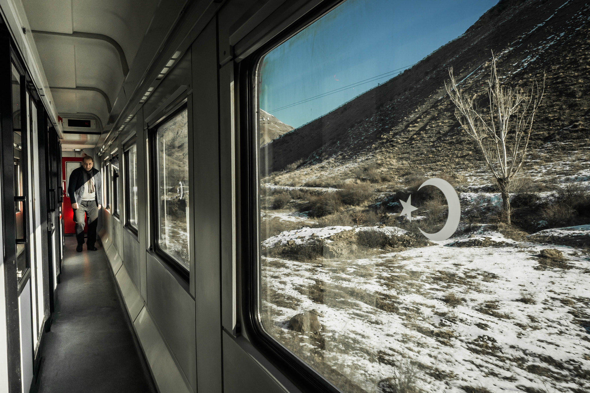 Olympus OM-D E-M5 II sample photo. The train photography