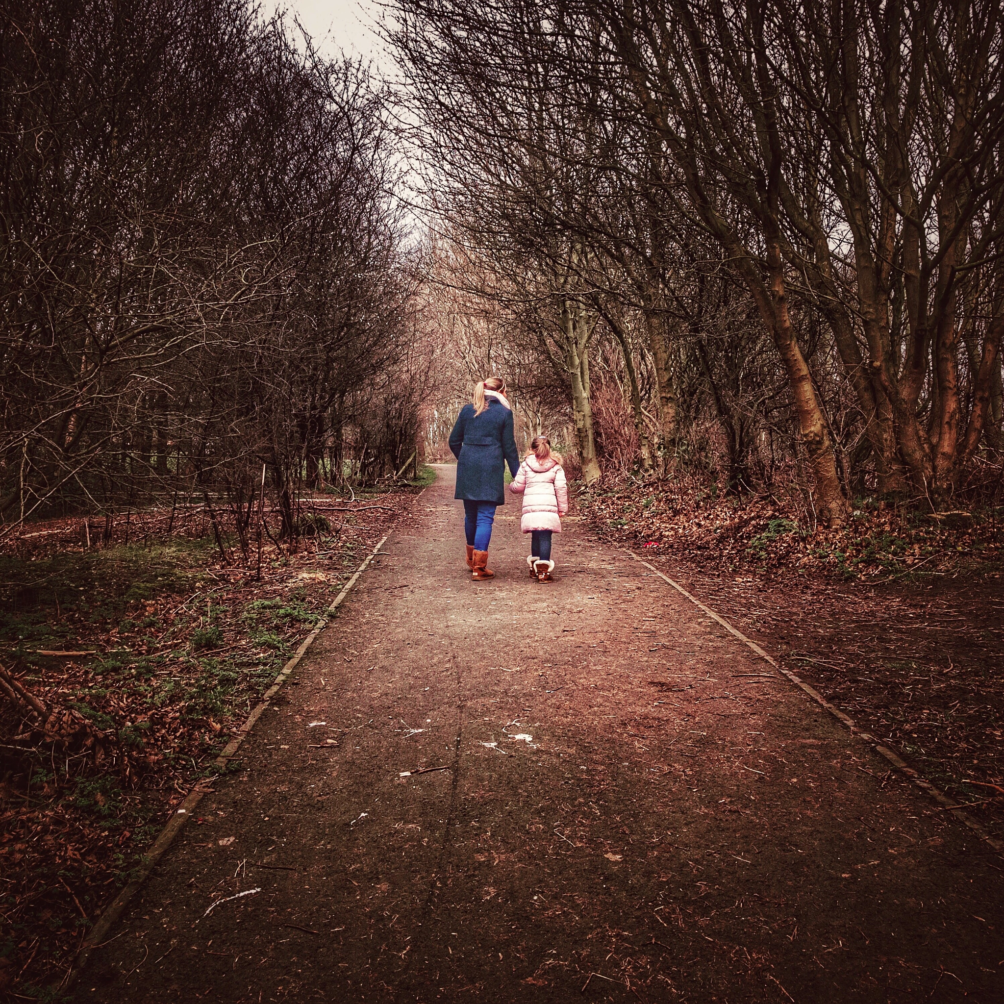 iPhone 7 Plus back camera 3.99mm f/1.8 sample photo. Mother and daughter holding hands, shot on iphone 7 plus photography