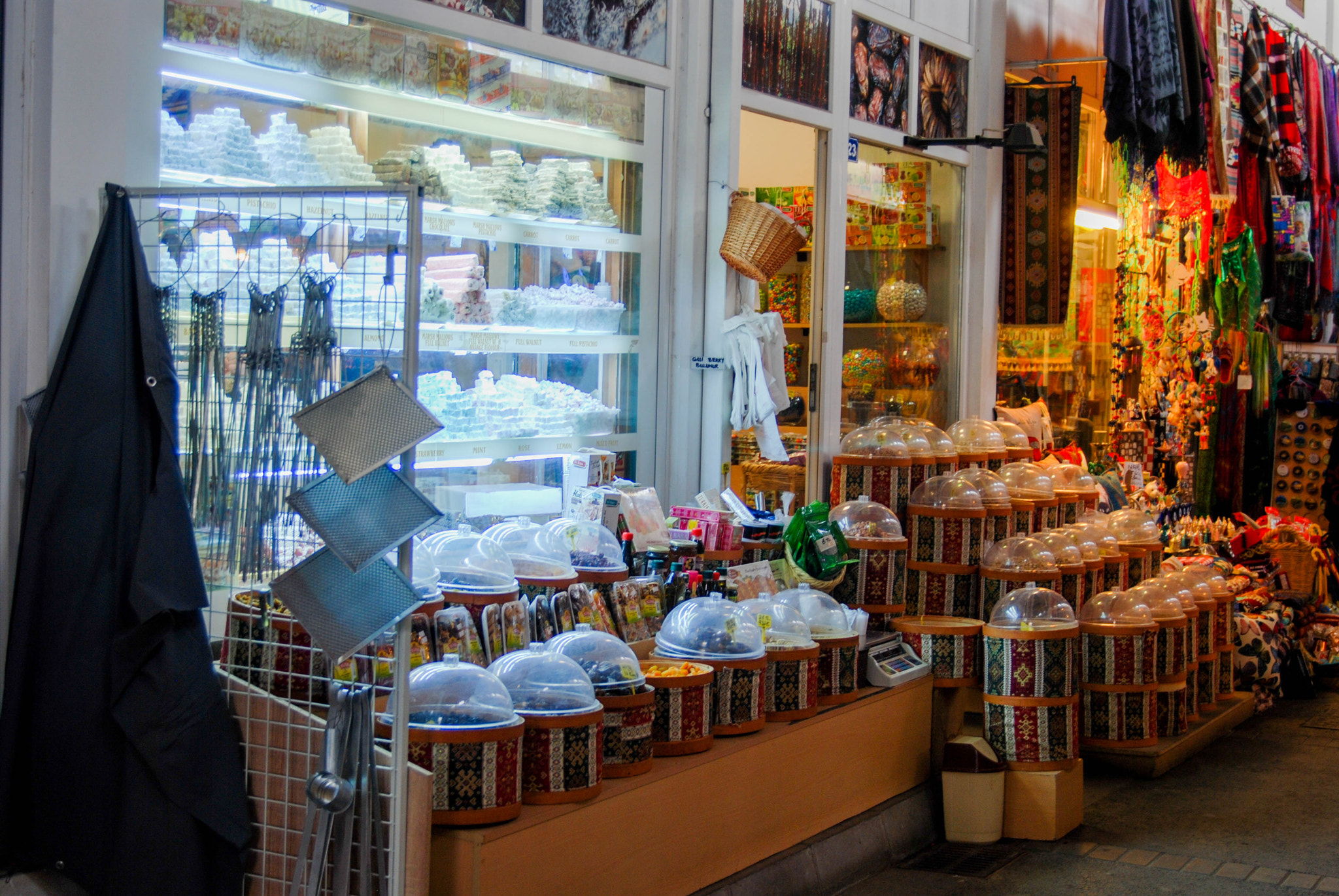 AF Zoom-Nikkor 28-80mm f/3.5-5.6D sample photo