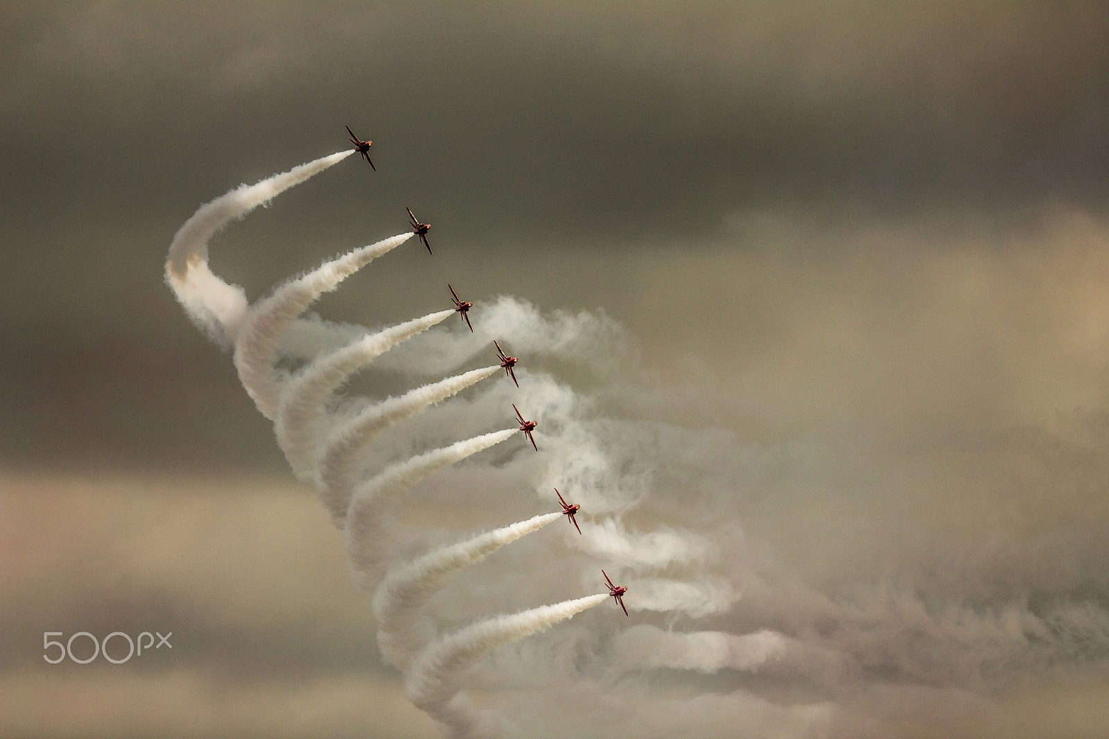 Tamron SP 150-600mm F5-6.3 Di VC USD sample photo. Cloudburst flight photography
