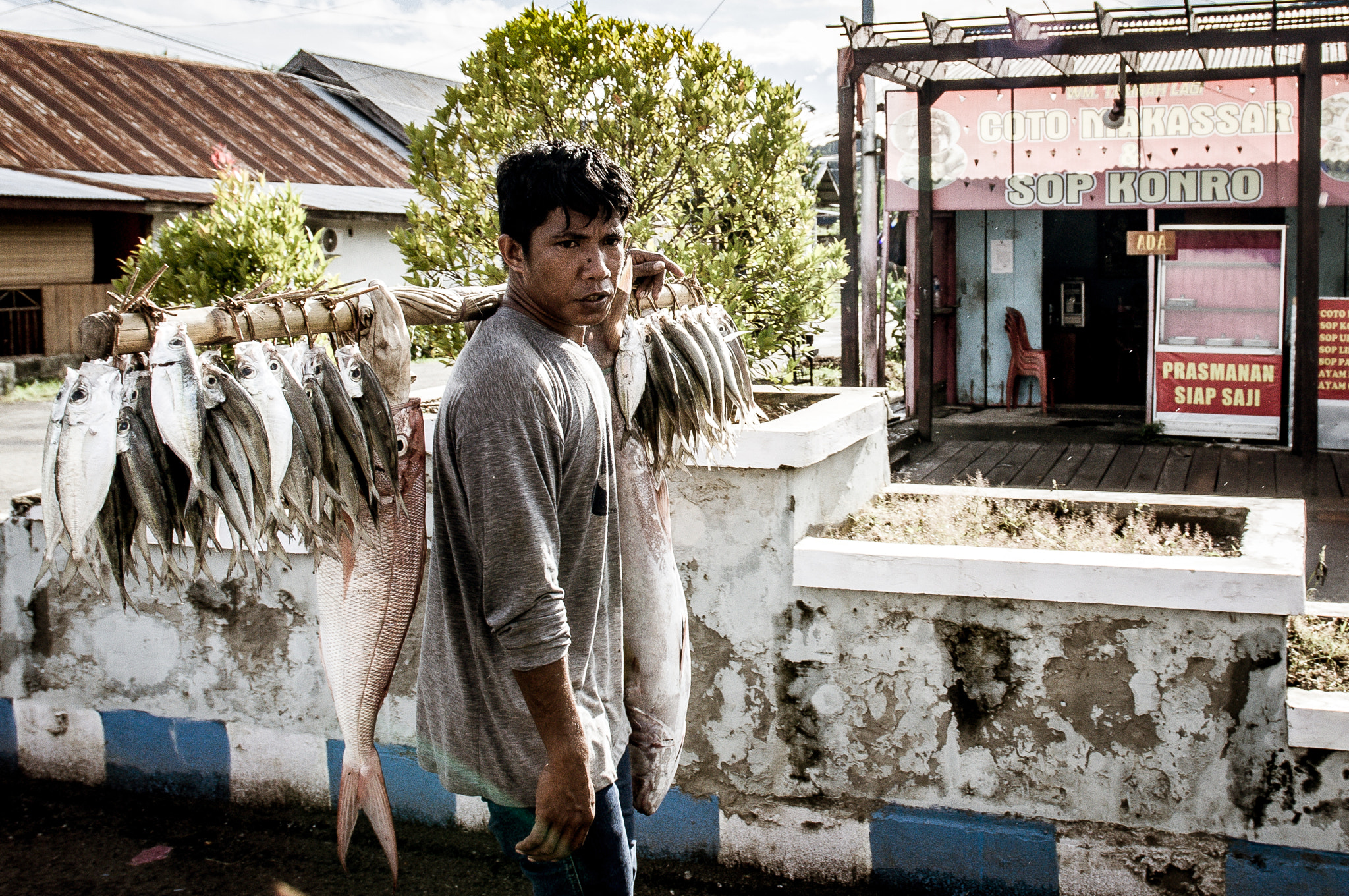 Nikon D90 sample photo. Indonesia west papua fisherman photography