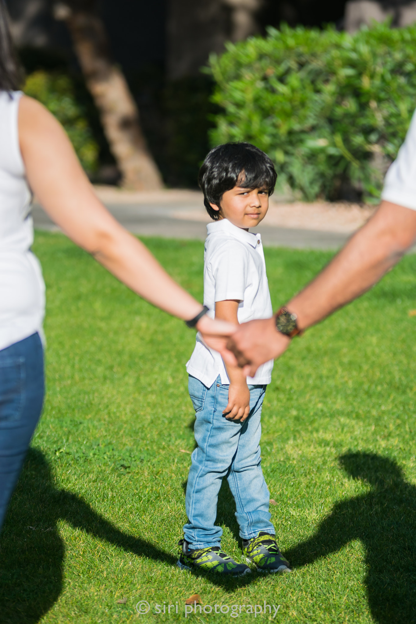 Nikon D5300 + Sigma 70-200mm F2.8 EX DG OS HSM sample photo. Happy family photography