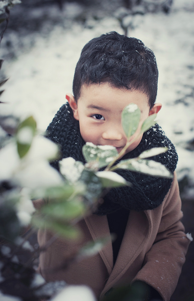 Nikon D3X sample photo. Boy in winter photography