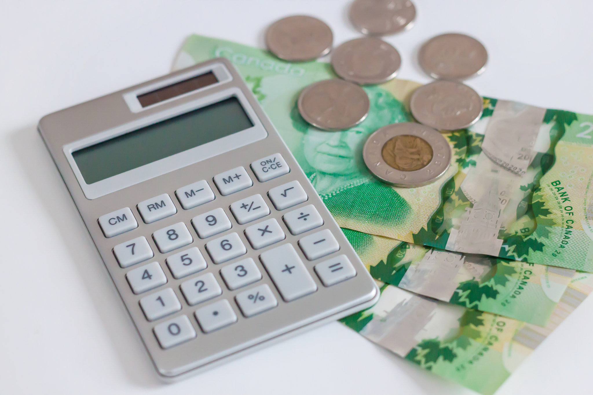 Canon EOS 500D (EOS Rebel T1i / EOS Kiss X3) sample photo. Calculator and money photography