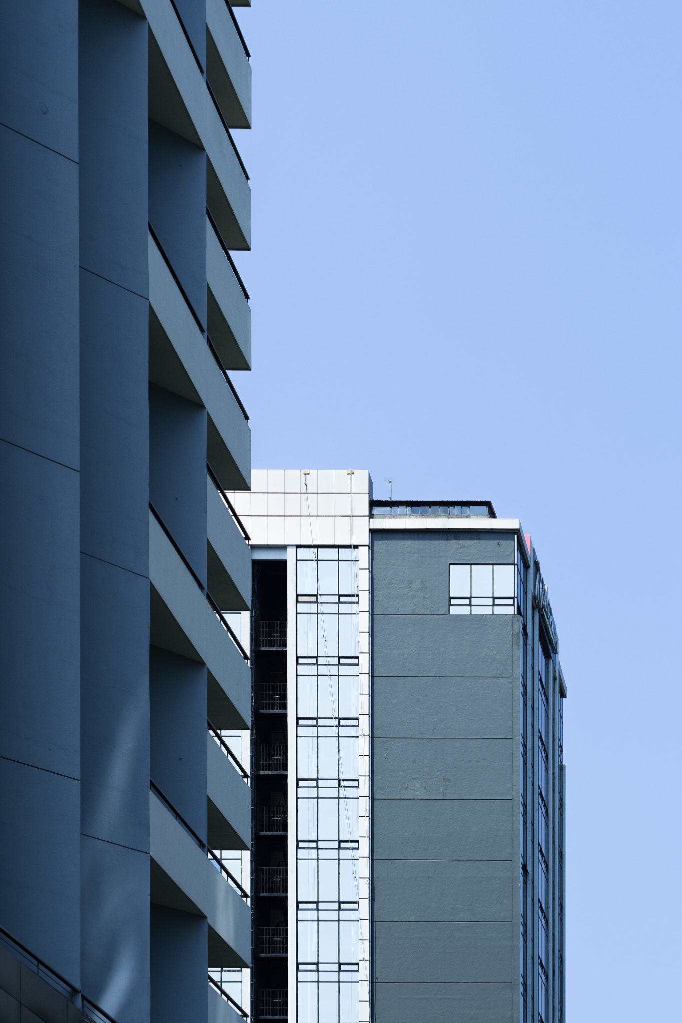 Nikon D5300 + Nikon AF Nikkor 50mm F1.8D sample photo. Arquitectura photography