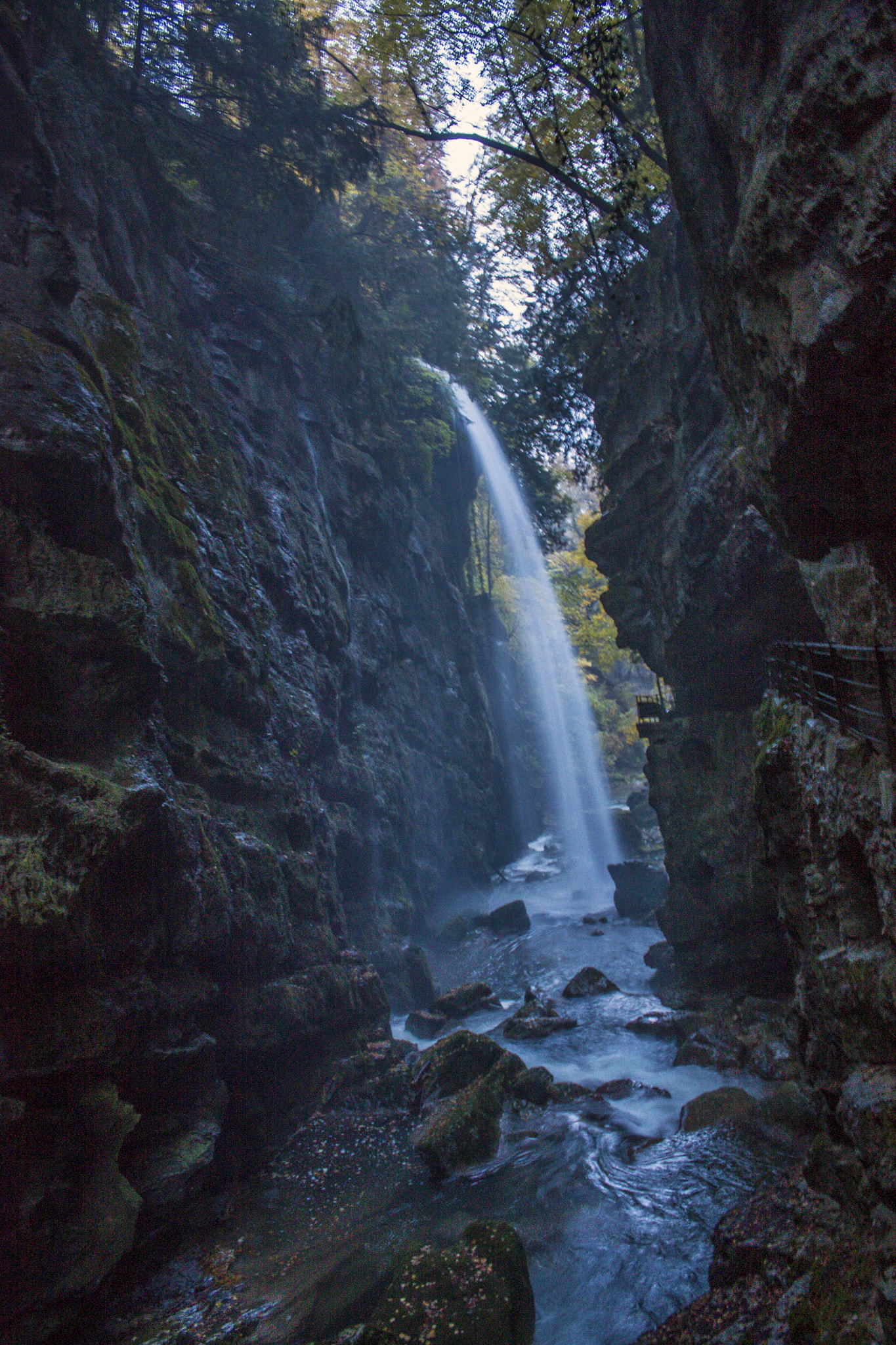 Canon EOS 450D (EOS Rebel XSi / EOS Kiss X2) sample photo. Taubenloch swiss photography