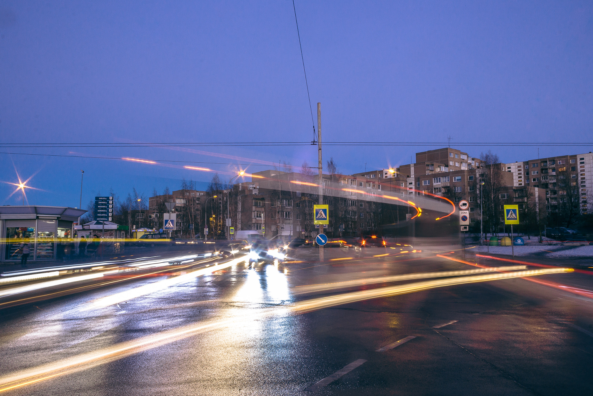Canon EF-S 18-55mm F3.5-5.6 II sample photo. Rush hour  photography